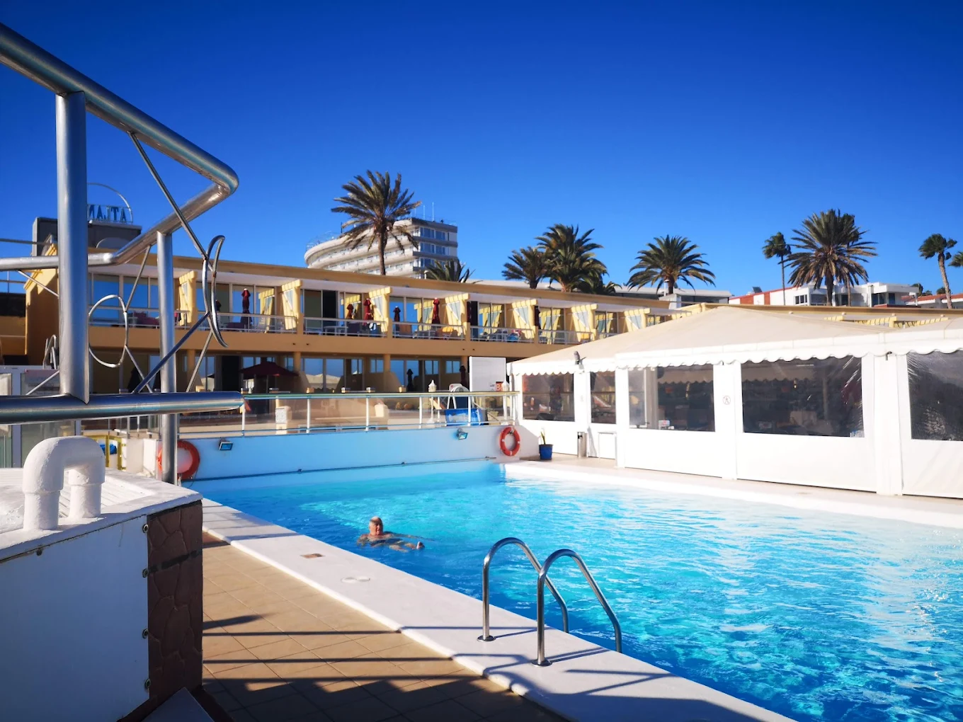 Beach Club & Bali Beds in Playa del Inglés photo 5