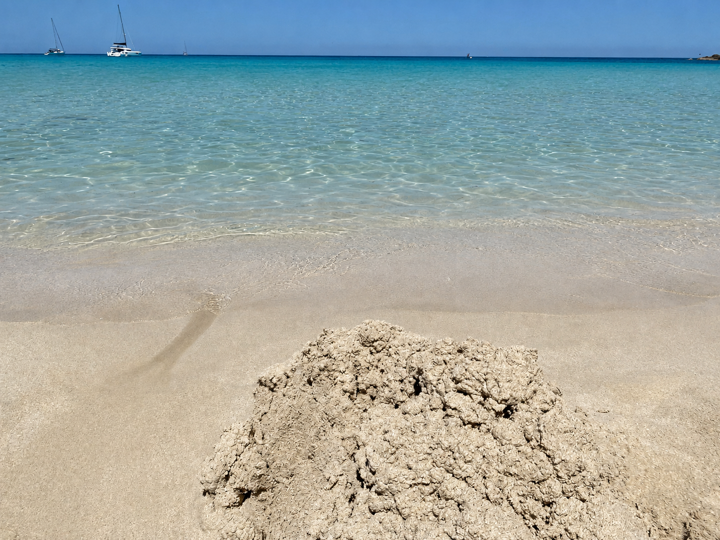 Beach Club & Bali Beds in Cala Agulla photo 2
