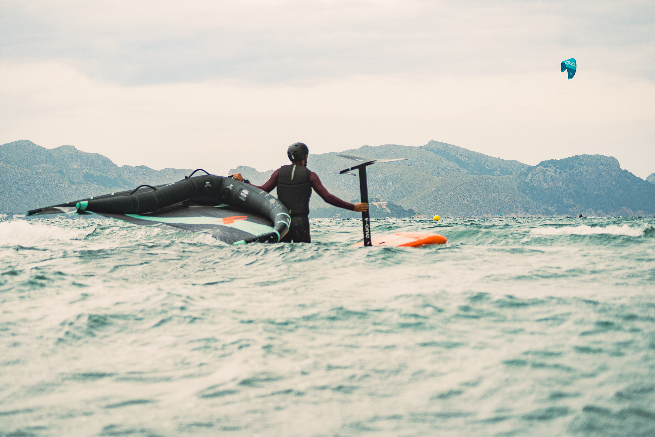 Kitesurfing in Cala San Vicente