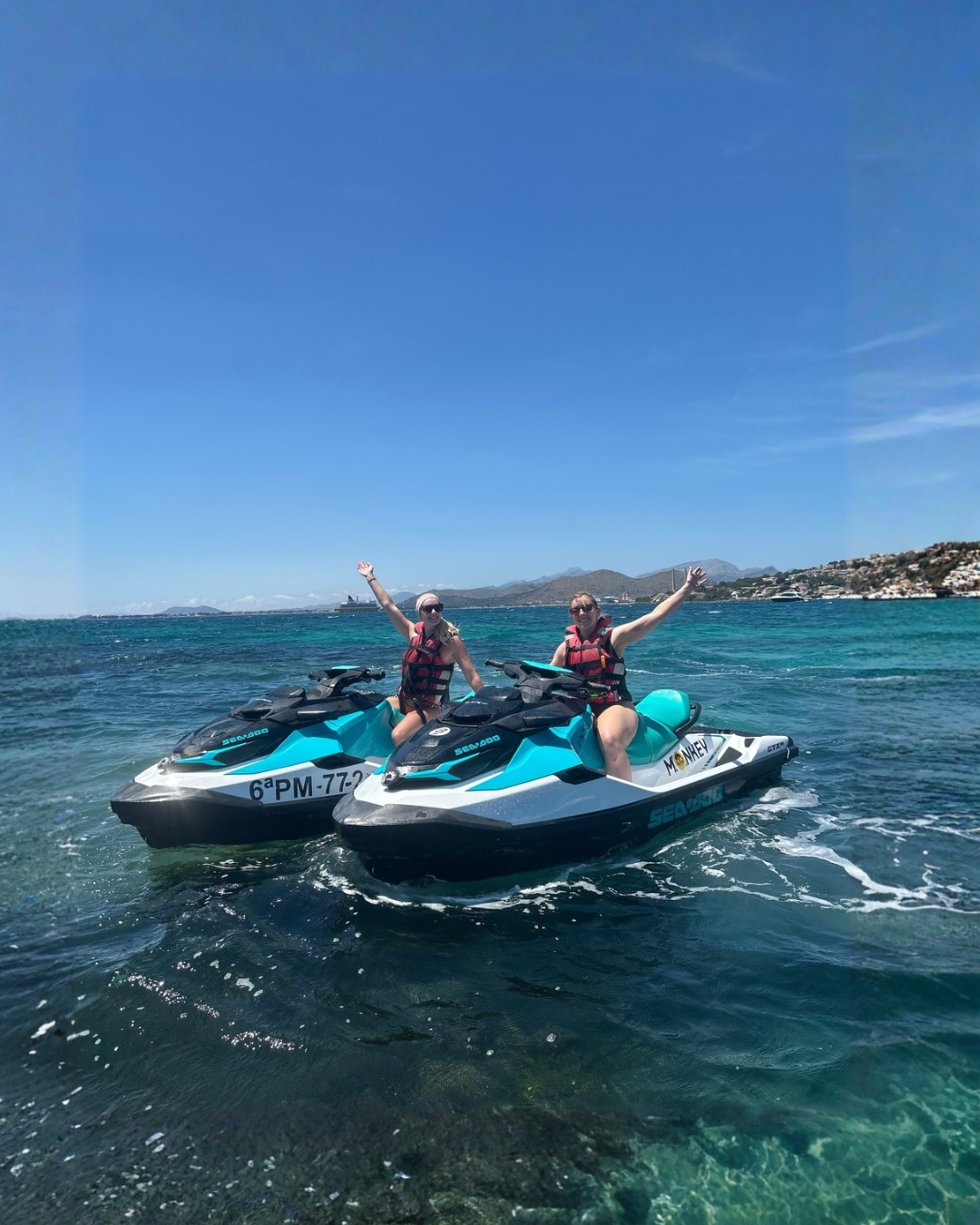 Flyboarding in Can Picafort photo 2