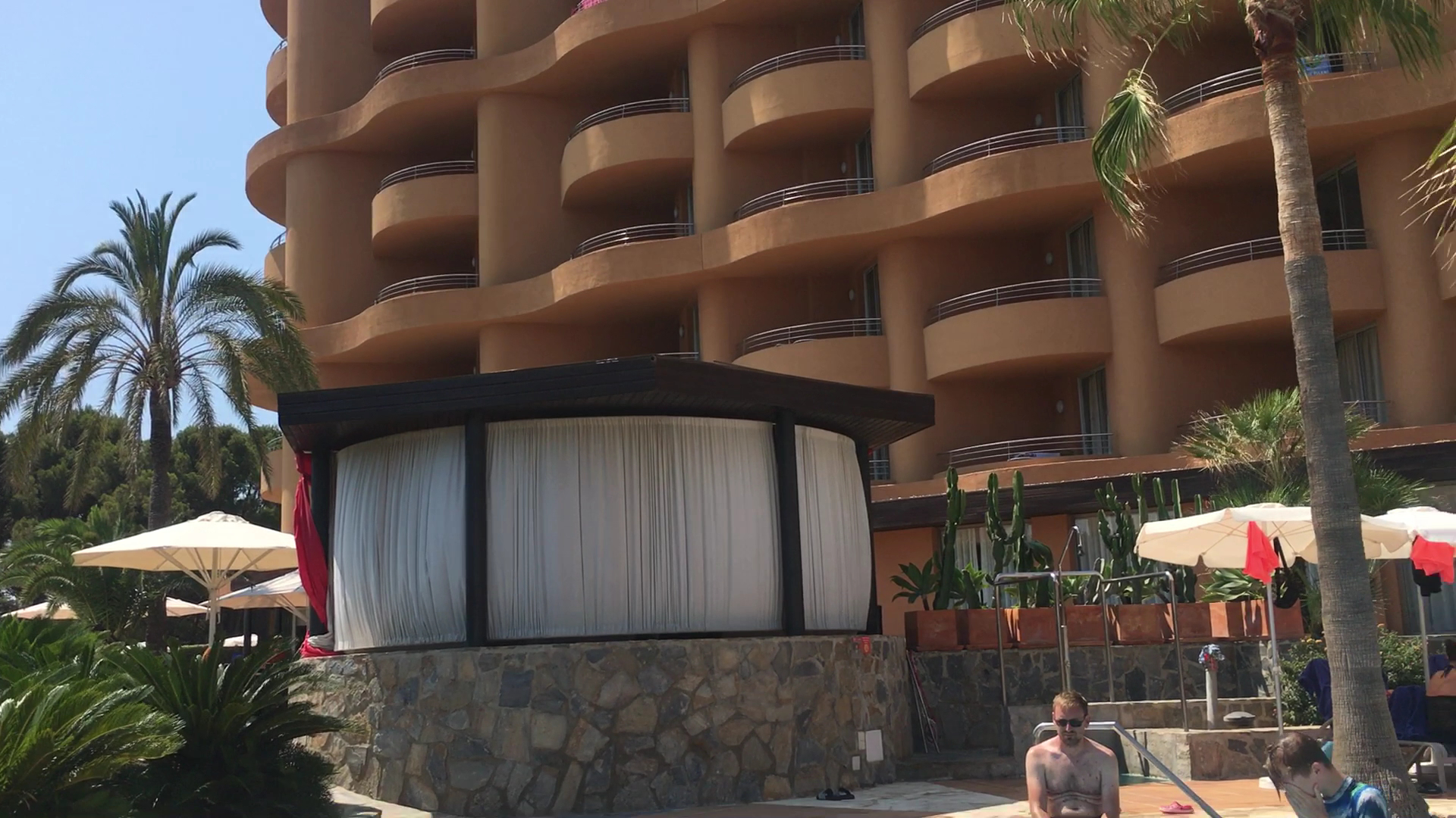 Beach Club & Bali Beds in Cala Millor photo 5
