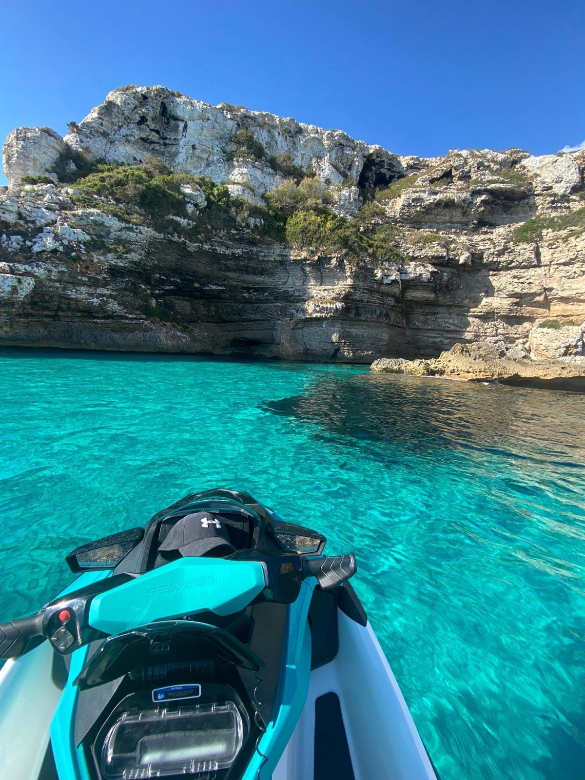 Windsurfing in Cala d'Or photo 4