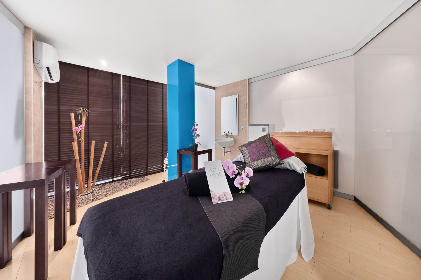 Beach Club & Bali Beds in Cala Vinyes photo 4