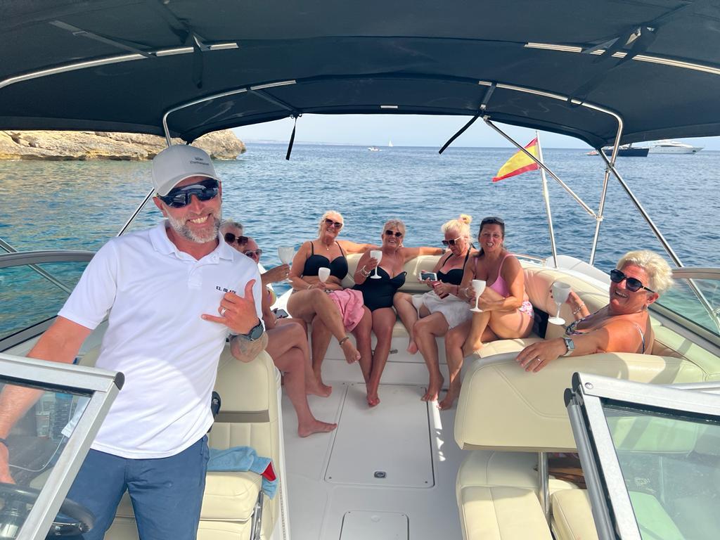 Parasailing in Cala Vinyes photo 2