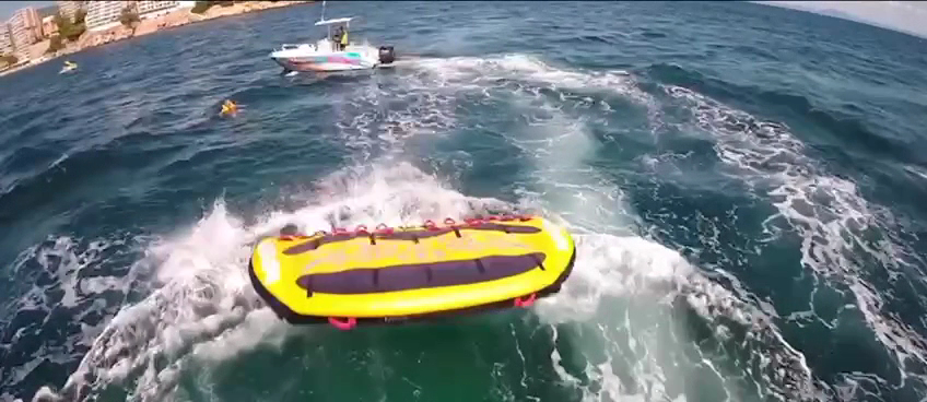 Parasailing in Playa de Muro photo 2