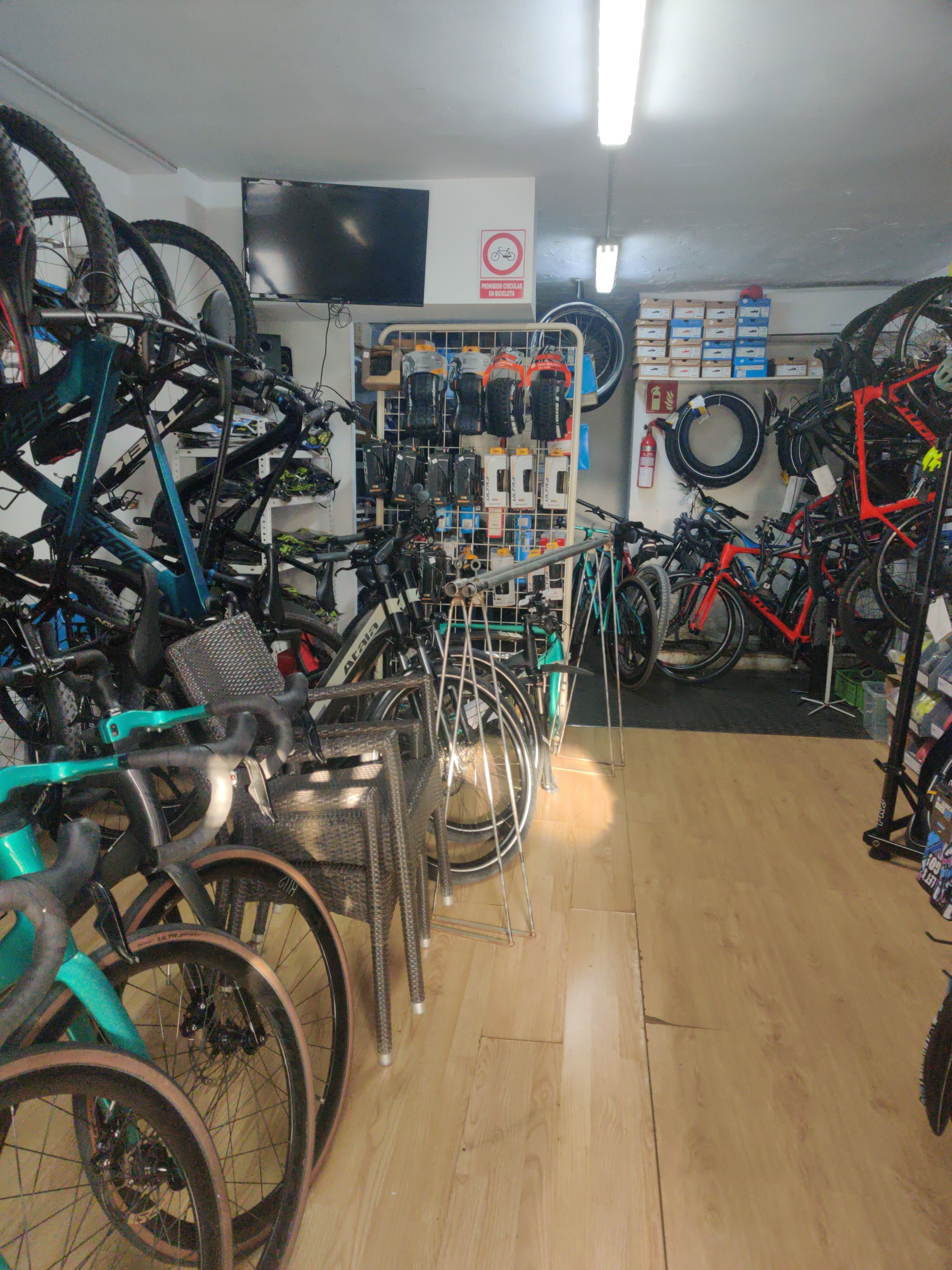 Mountain Bike Rental in Camp de Mar photo 4