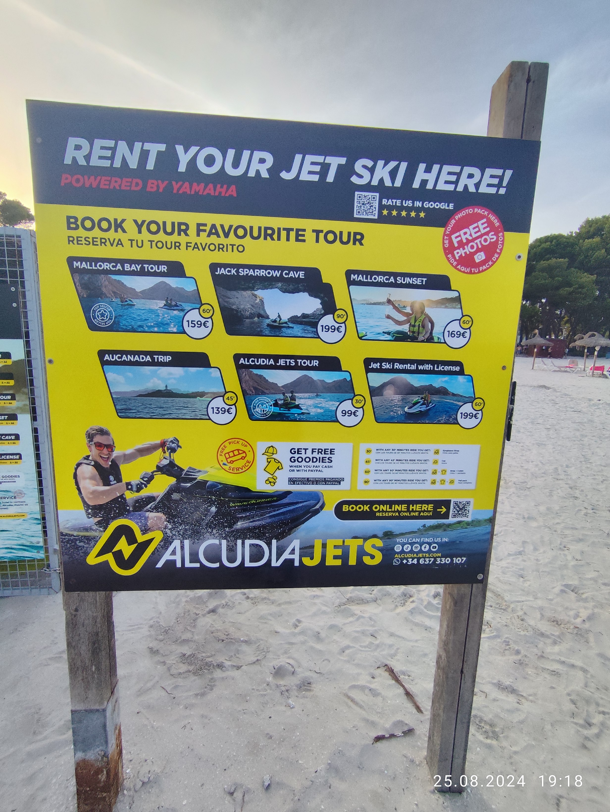Flyboarding in Playa de Muro photo 3