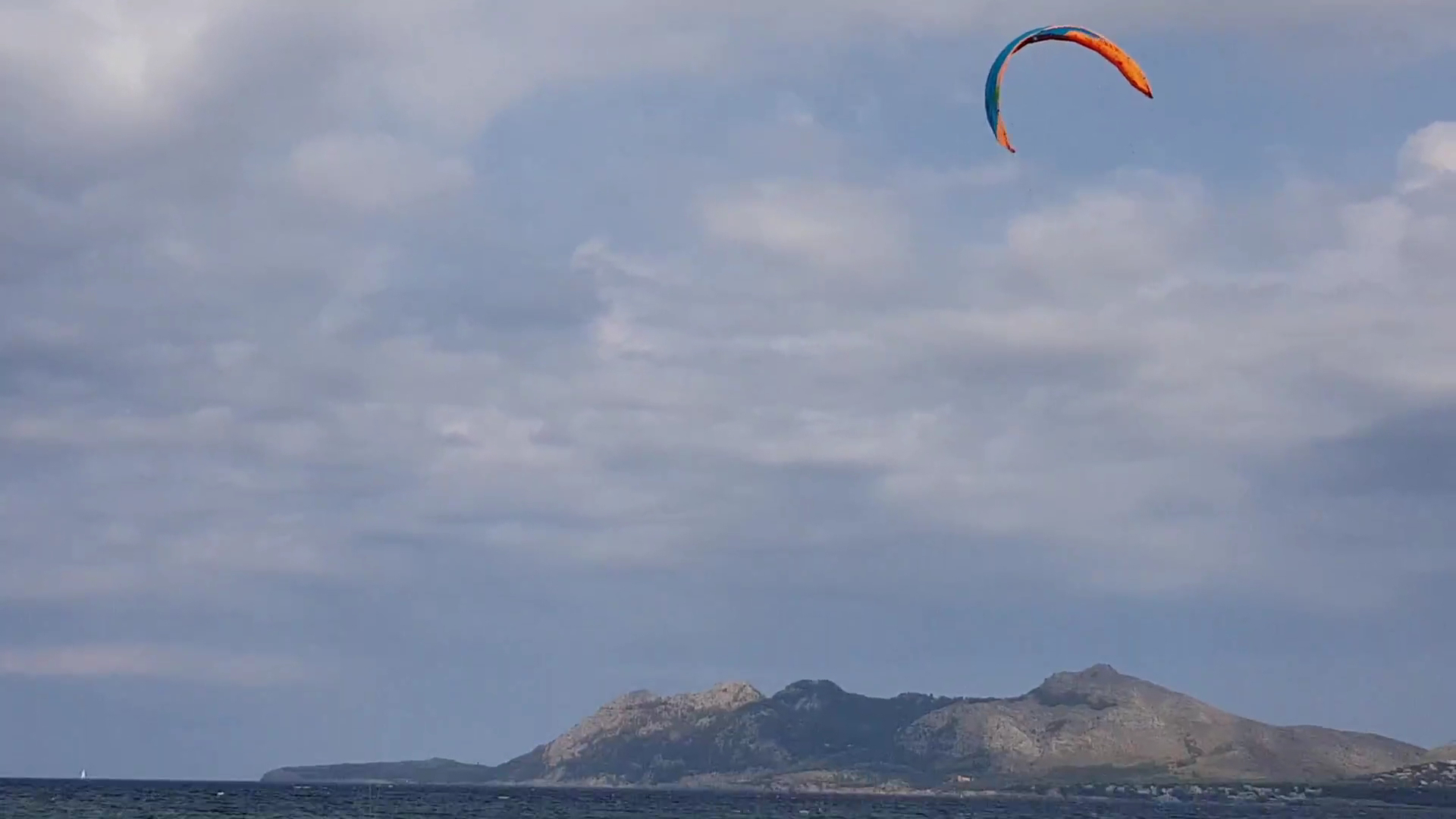 Kitesurfing in Cala Bona photo 3
