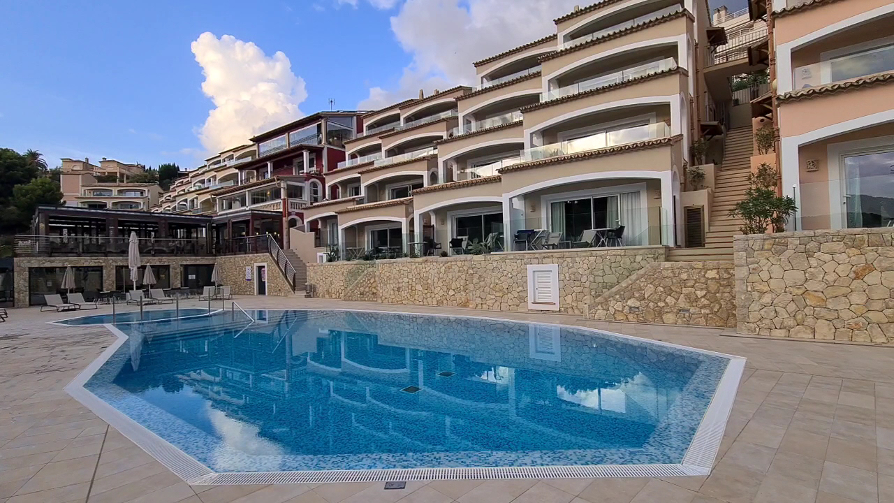 Beach Club & Bali Beds in Camp de Mar photo 5