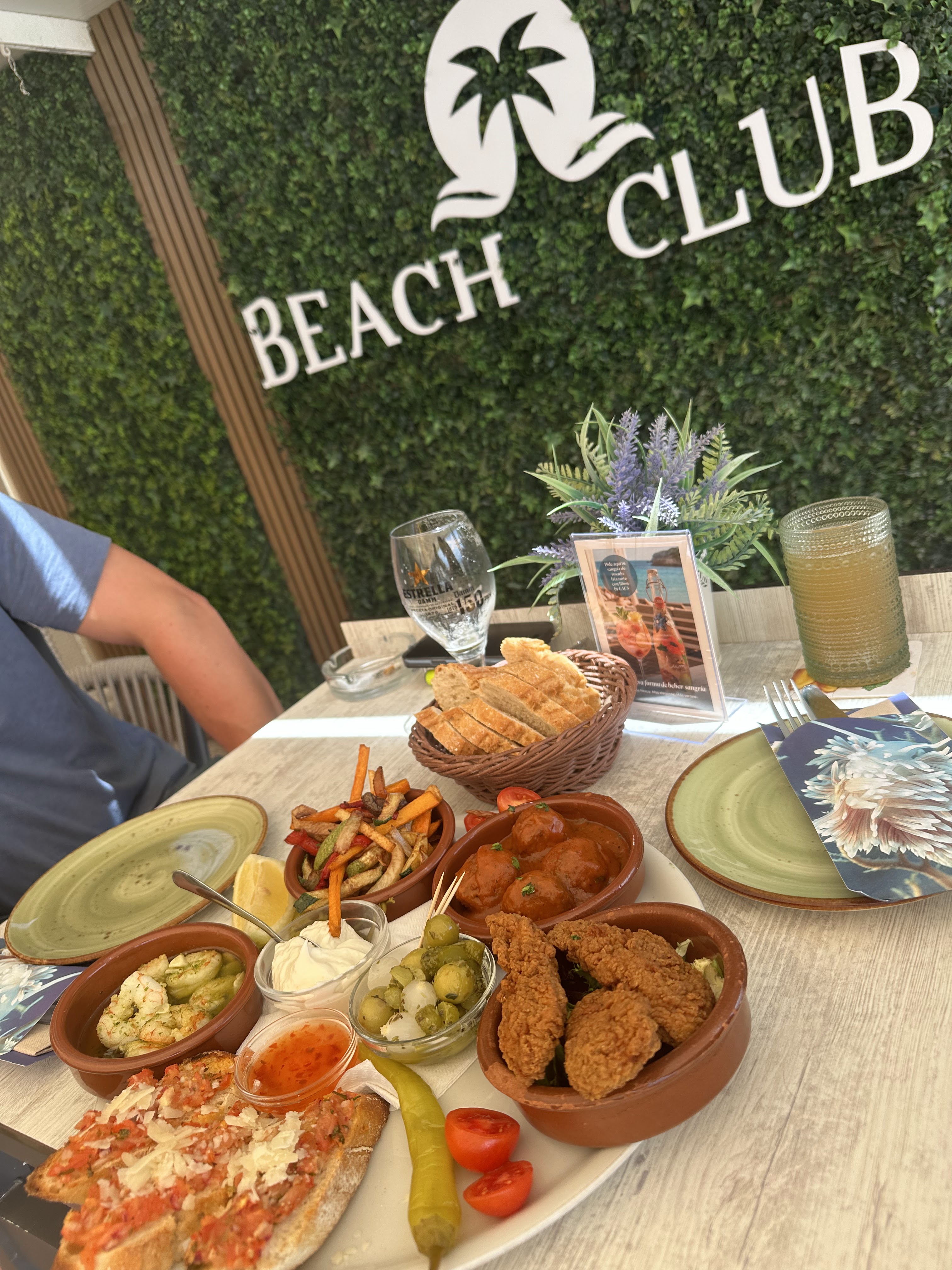Beach Club & Bali Beds in Paguera photo 5