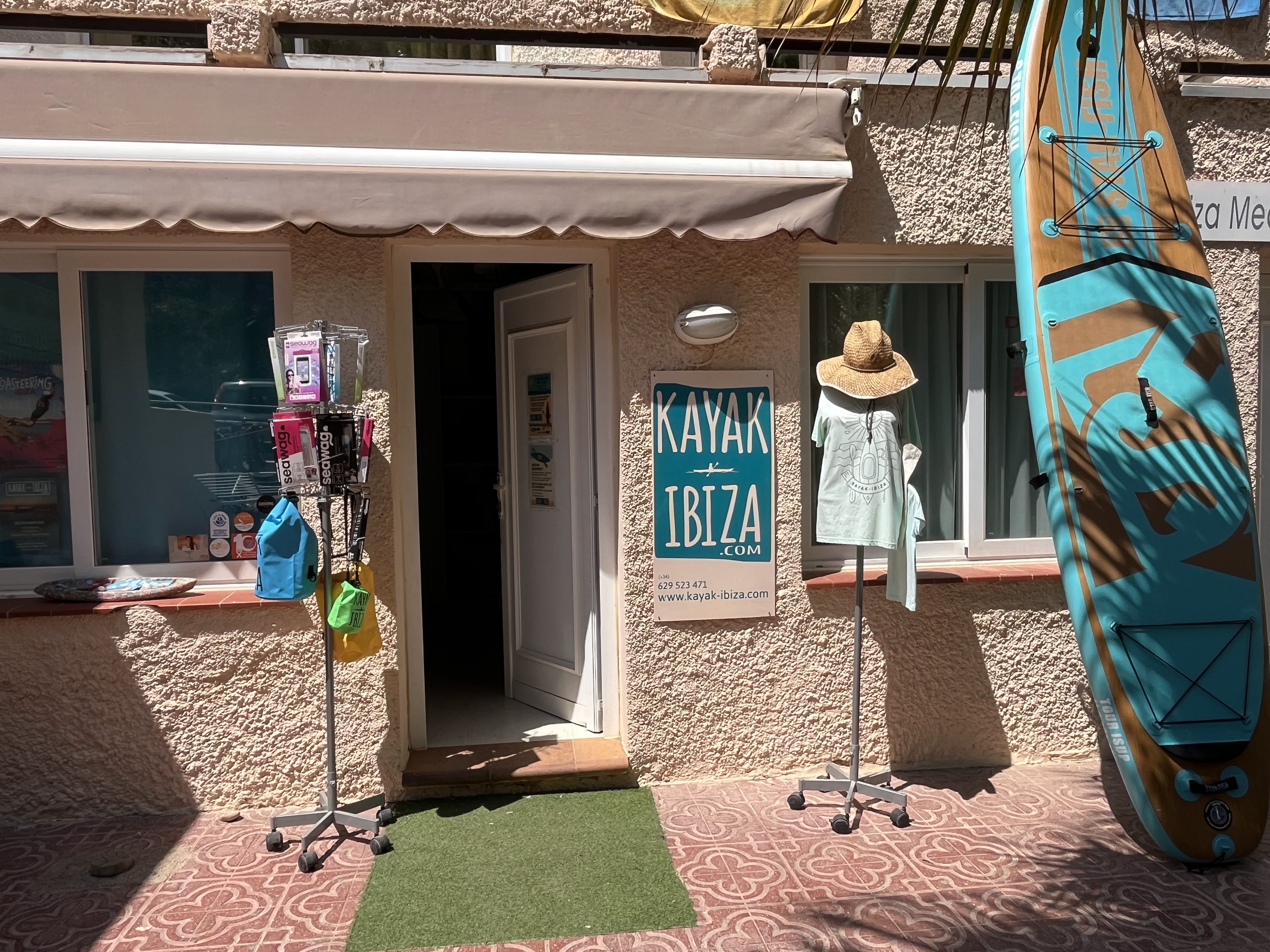 Kayaking & Paddleboarding in Es Canar photo 4