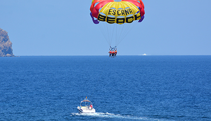 Parasailing in Cala de Bou photo 4