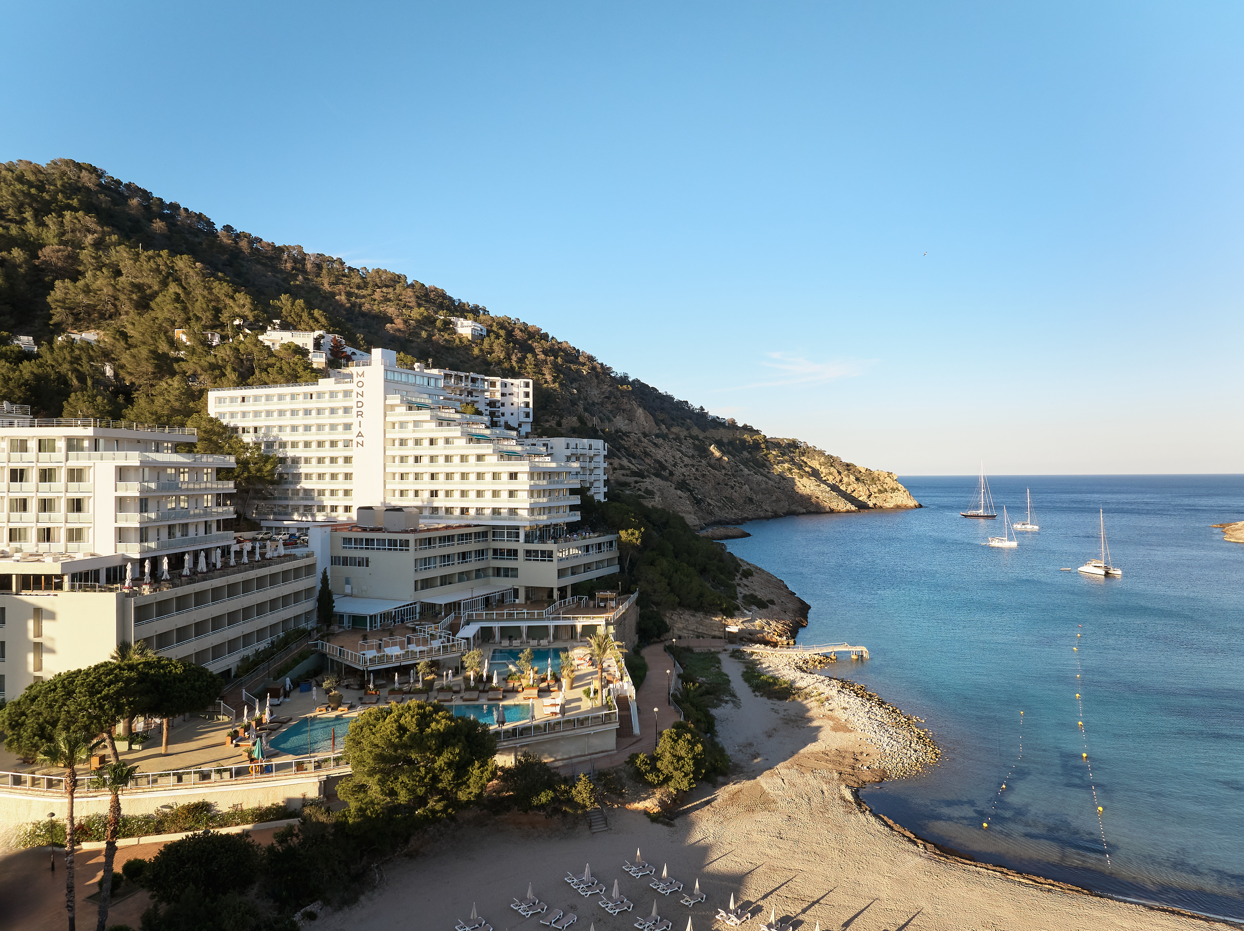 Champagne Cruises in Cala Llonga photo 4