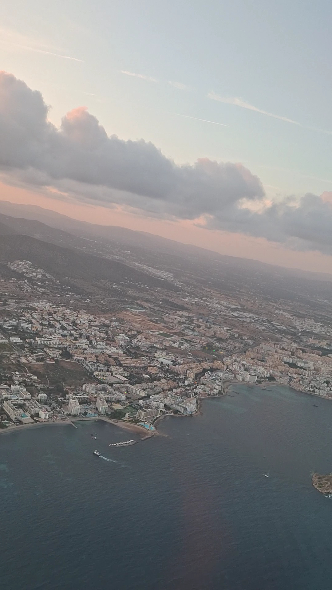 Helicopter Tours in Figueretas photo 2