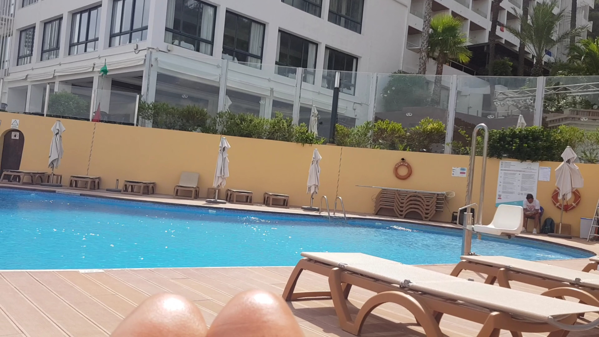 Beach Club & Bali Beds in Cala Llonga photo 3