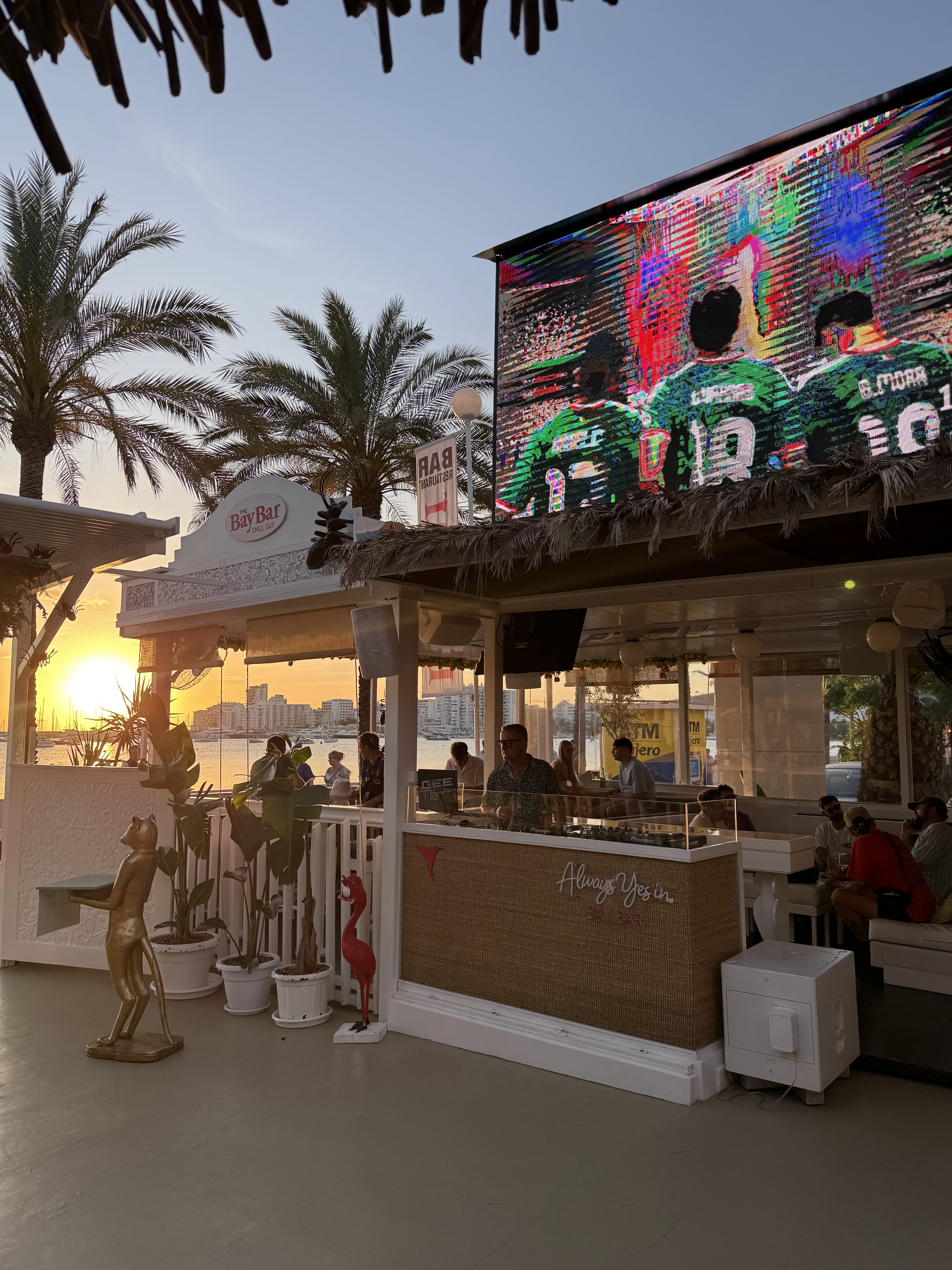 Beach Club & Bali Beds in San Antonio photo 5