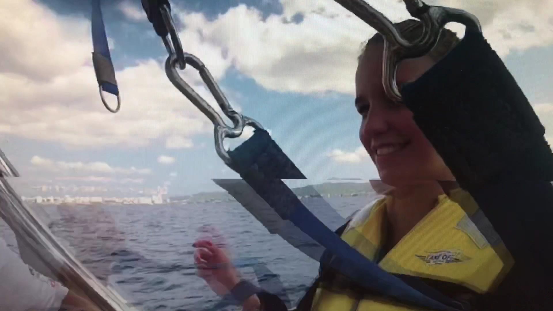 Parasailing in Cala Llonga photo 3