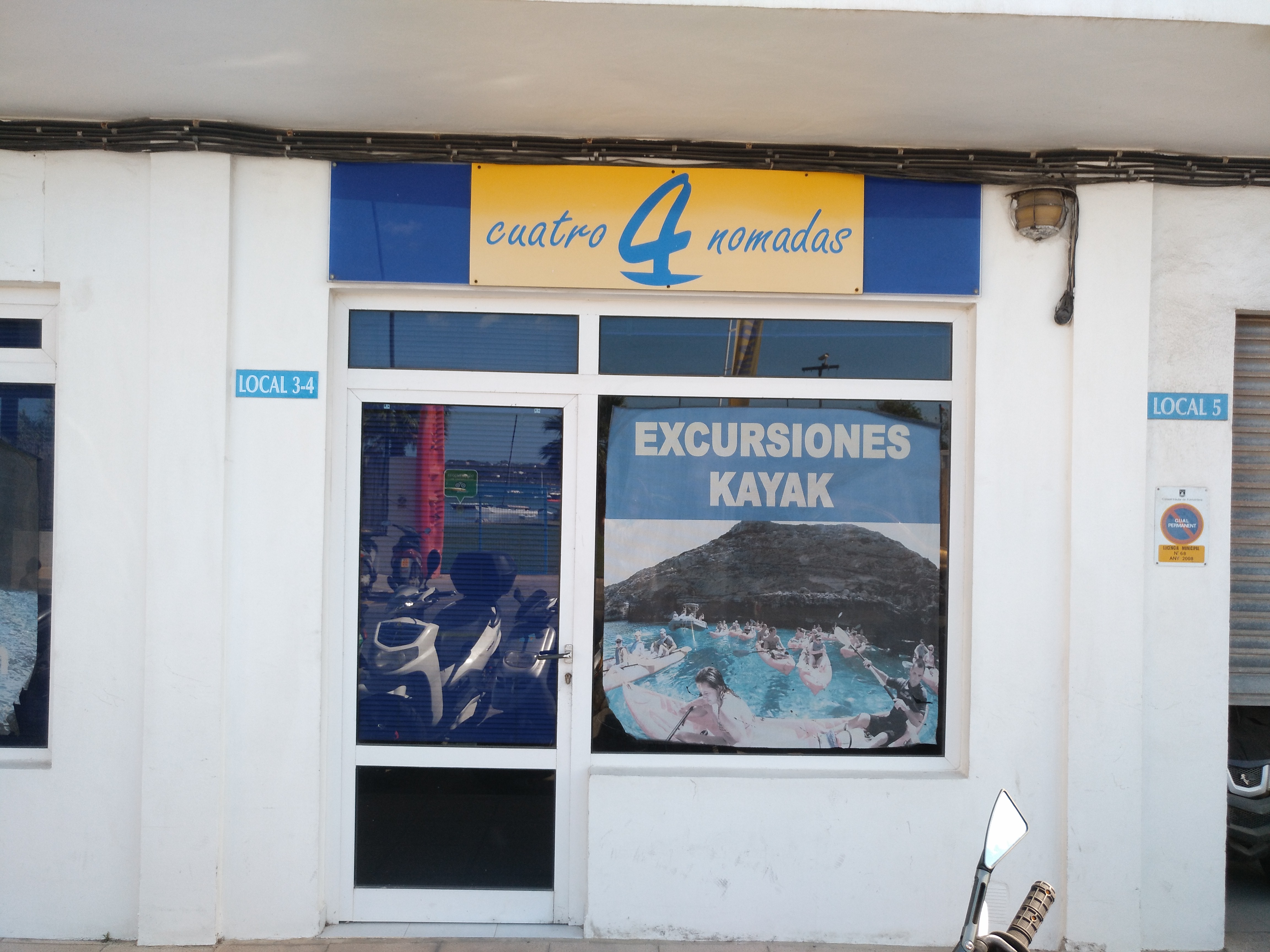 Sailing Lessons in Cala Saona photo 2