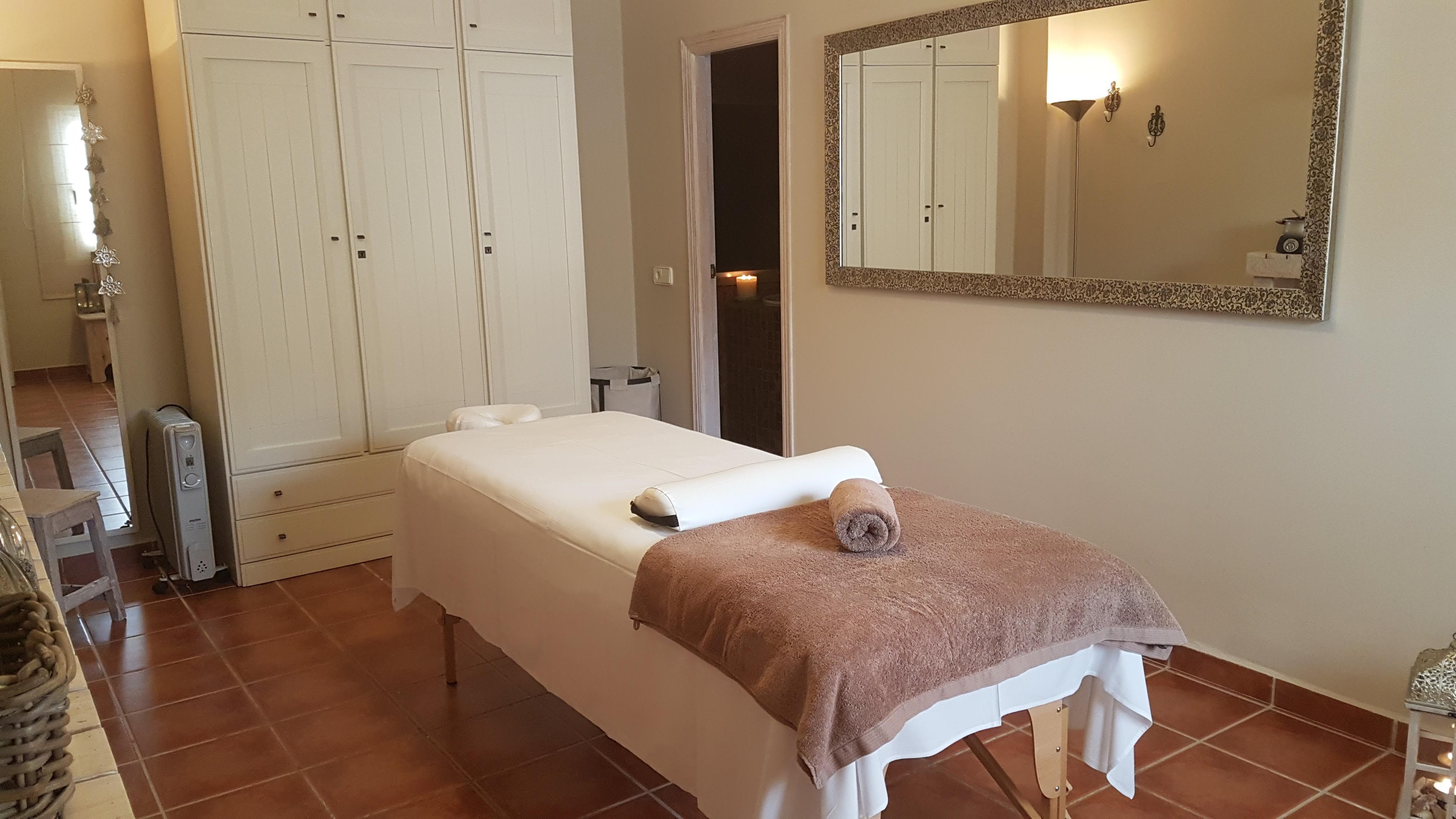 Spa & Massage in Cala en Baster