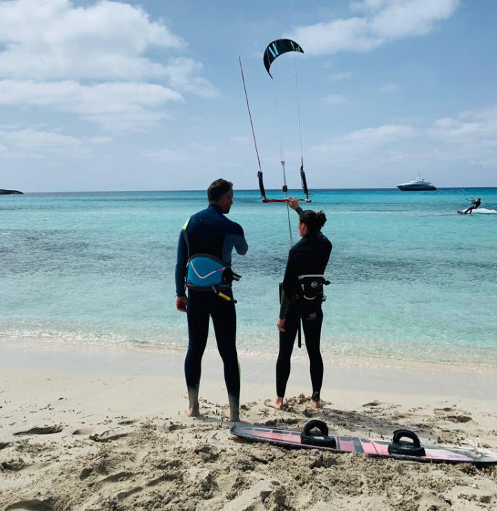 Kitesurfing in Cala Llenya photo 2
