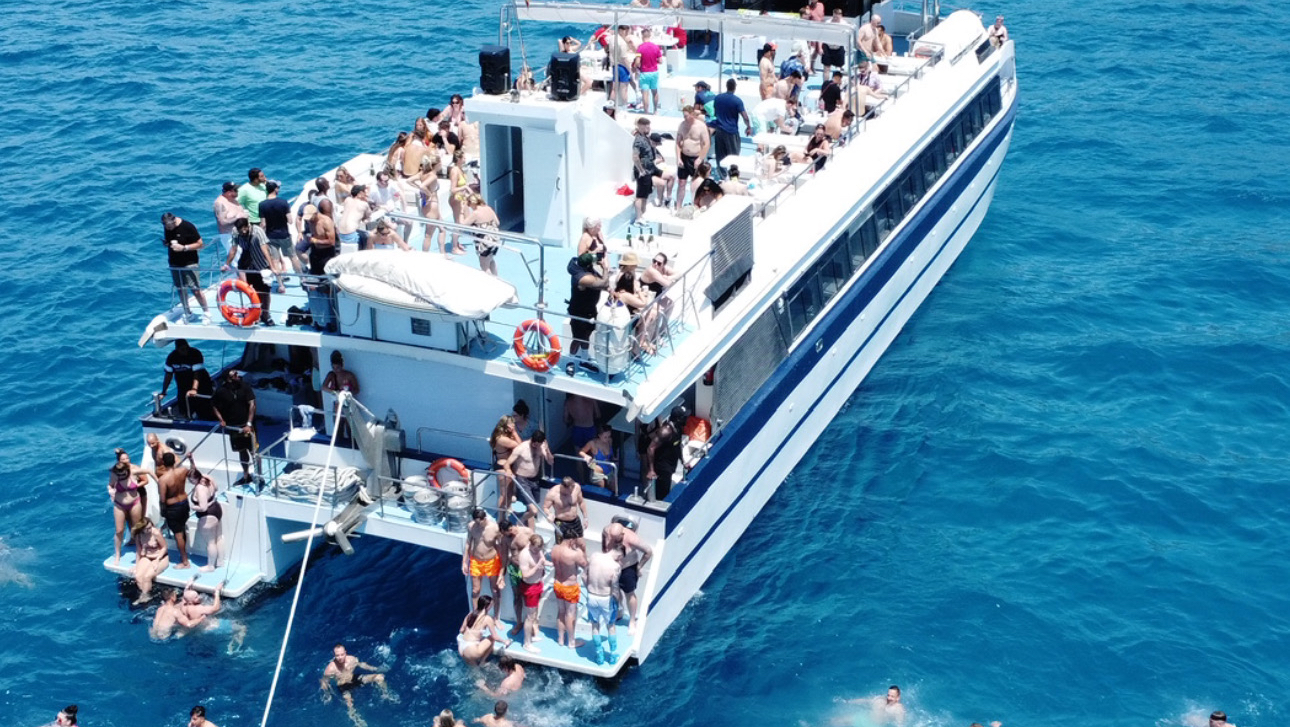 Boat Party in Cala Blava