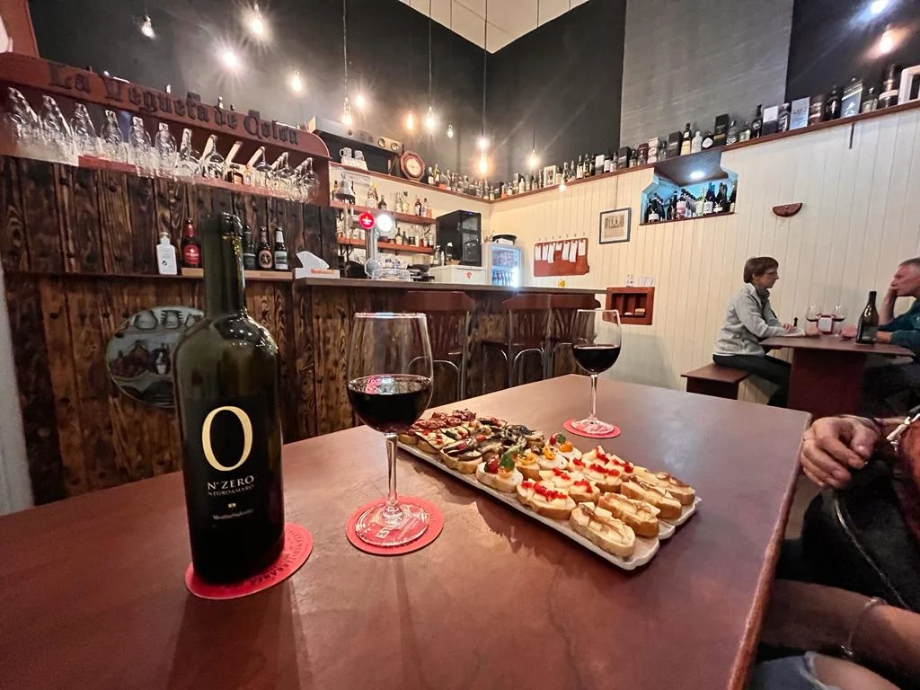 Wine & Tapas Vegueta photo 2