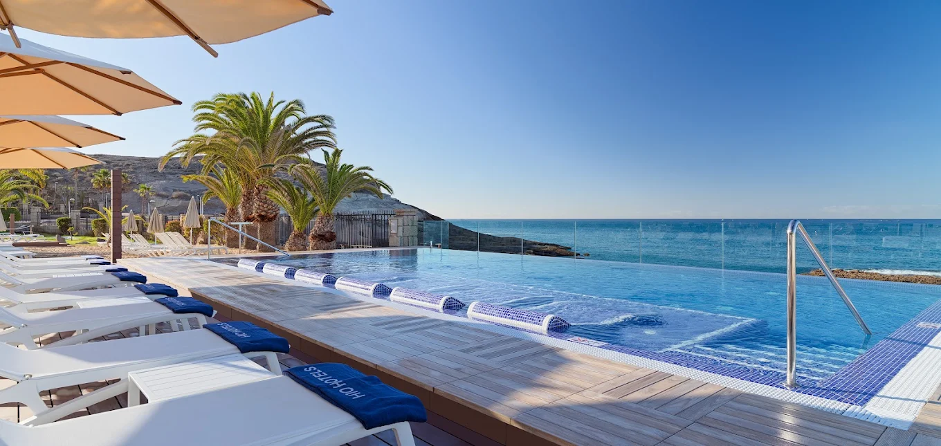 Beach Club & Bali Beds in Playa de las Américas photo 3