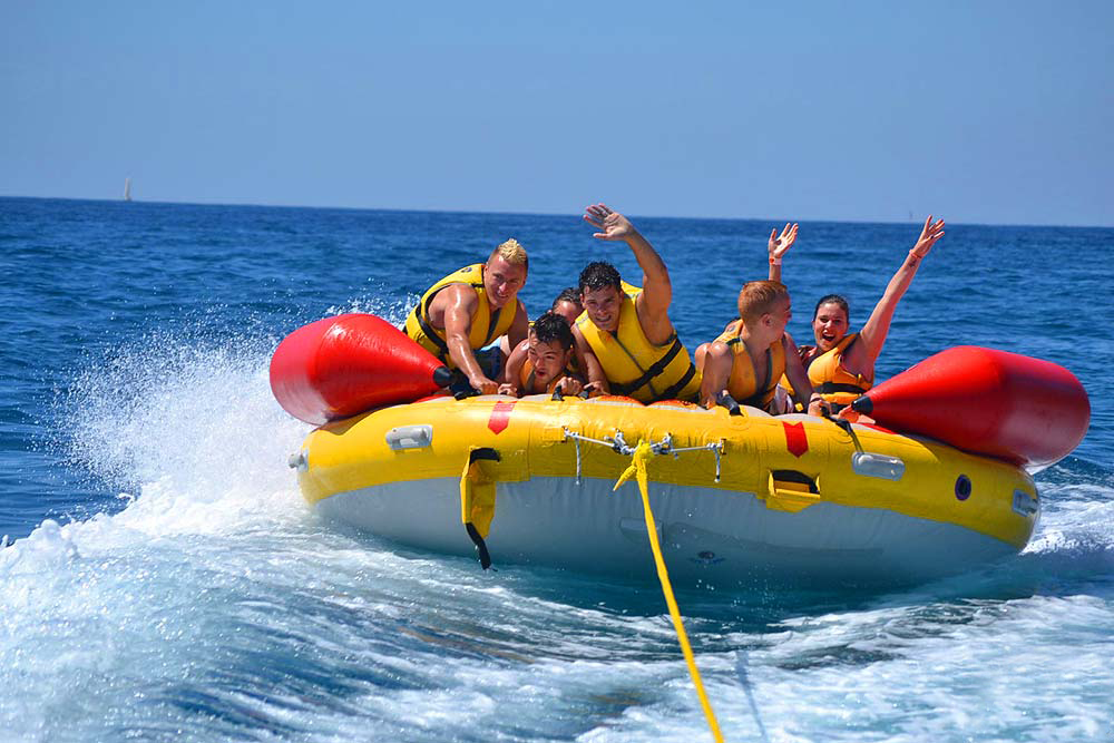 Parasailing in El Pilar de la Mola