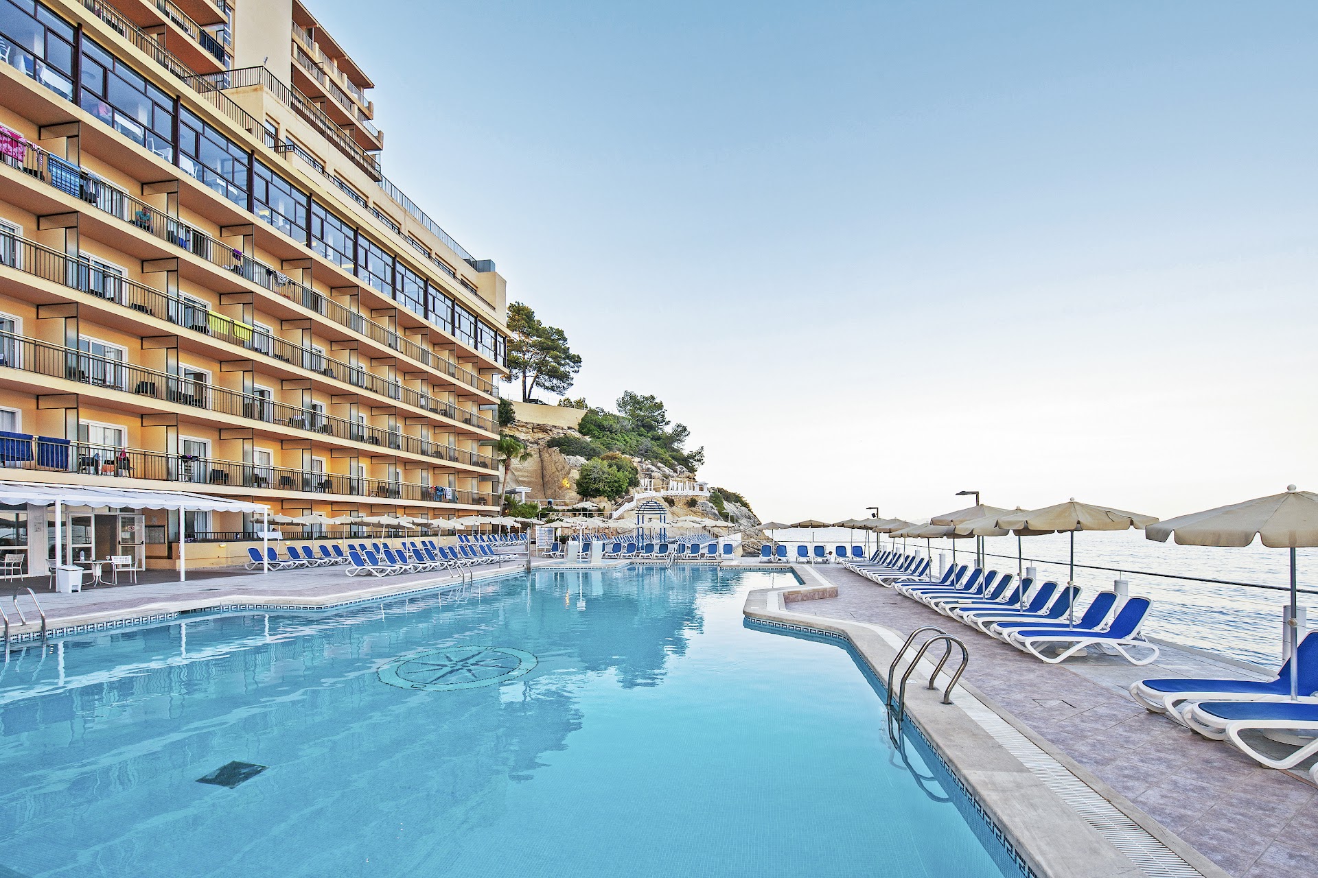 Globales Cala Viñas Hotel