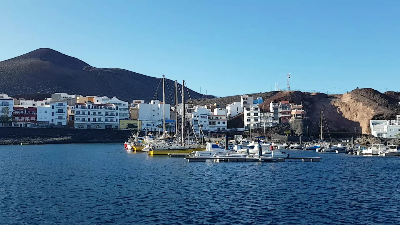 Windsurfing in Valverde photo 2