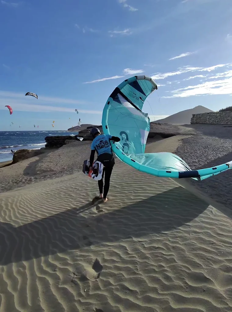 Kitesurfing in La Caleta