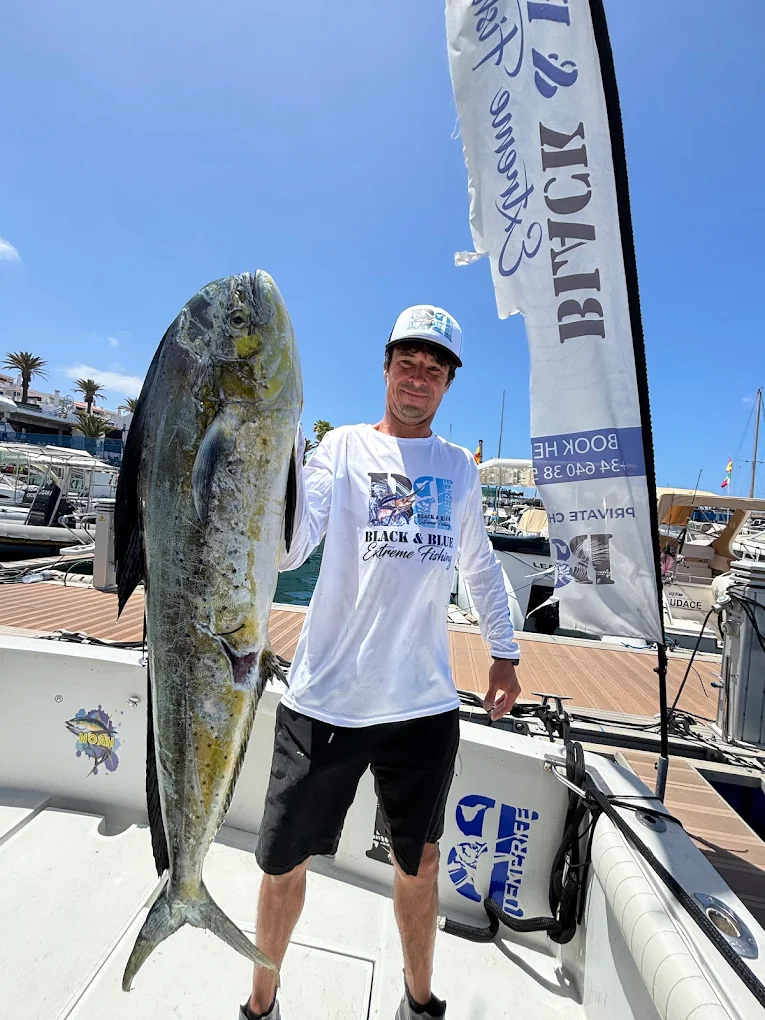 Fishing Charter in La Caleta photo 3