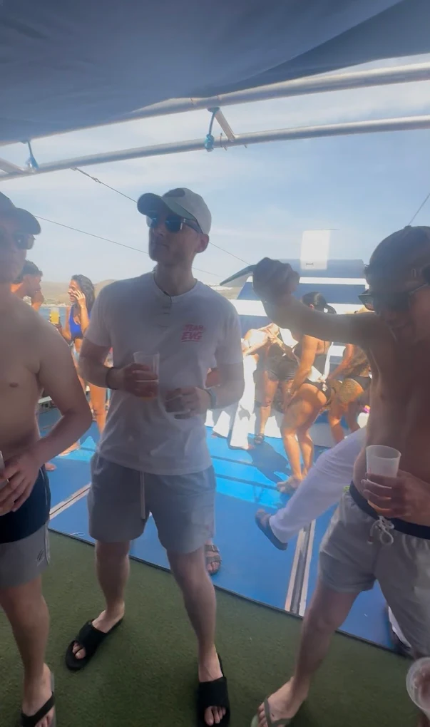 Boat Party in La Laguna photo 2