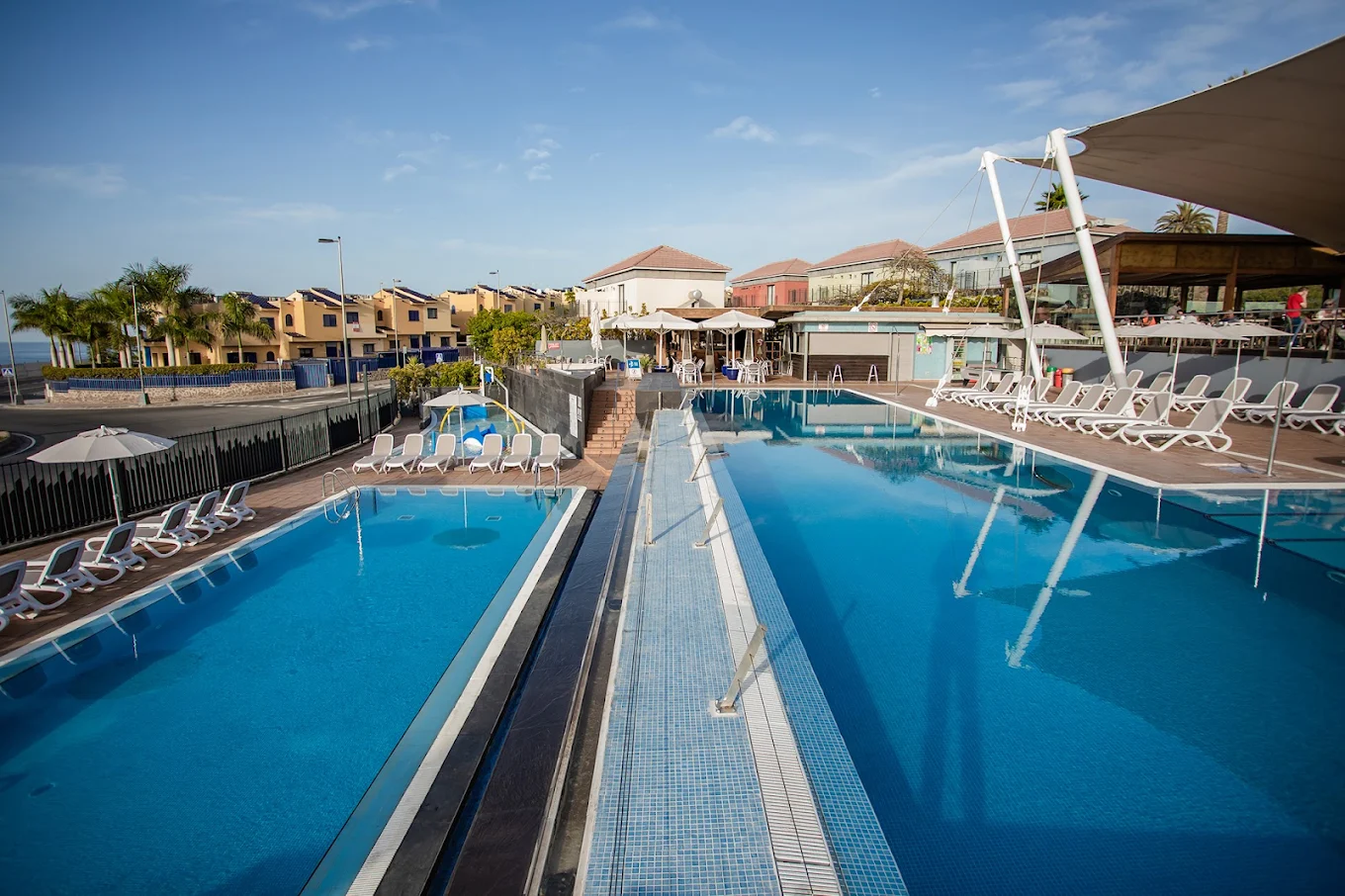Beach Club & Bali Beds in Meloneras photo 4