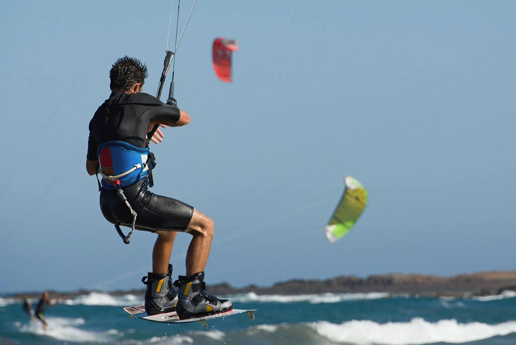 Kitesurfing in Puerto de Mogán photo 4