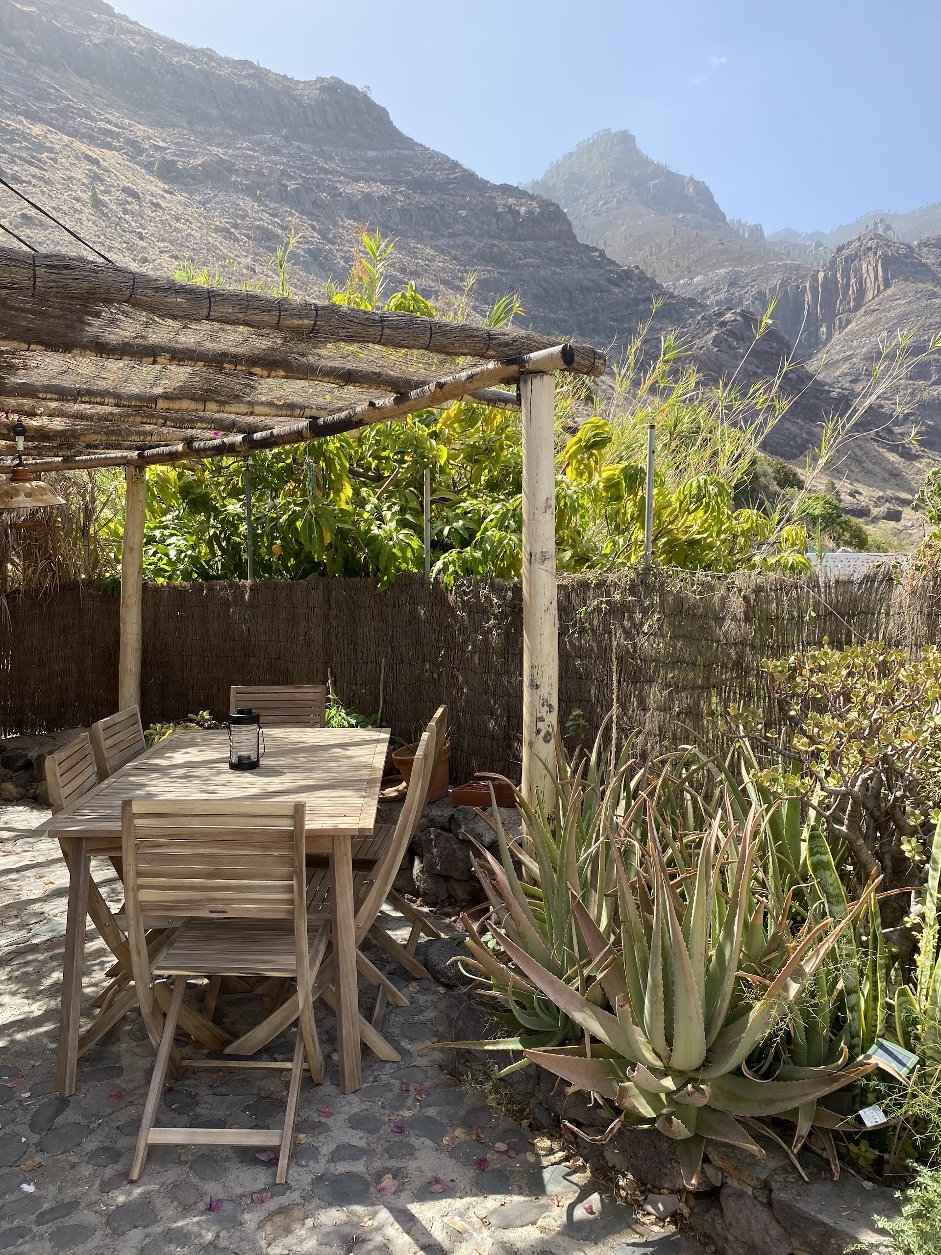 Heaven close to earth Retreat original Finca with huge garden jacuzzi