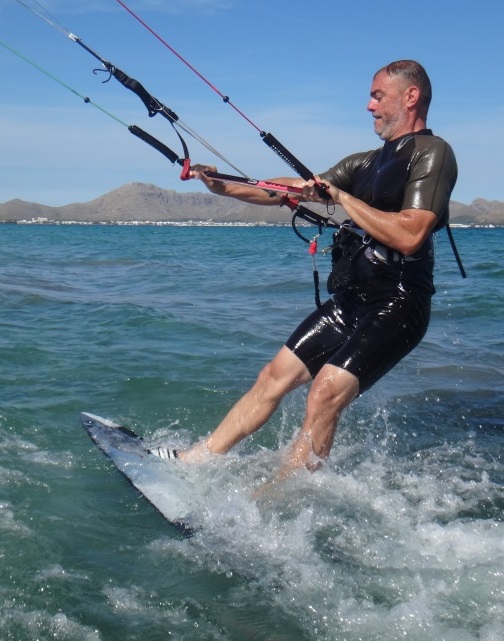 kitesurfing club Mallorca - Asociación Aprende a Navegar