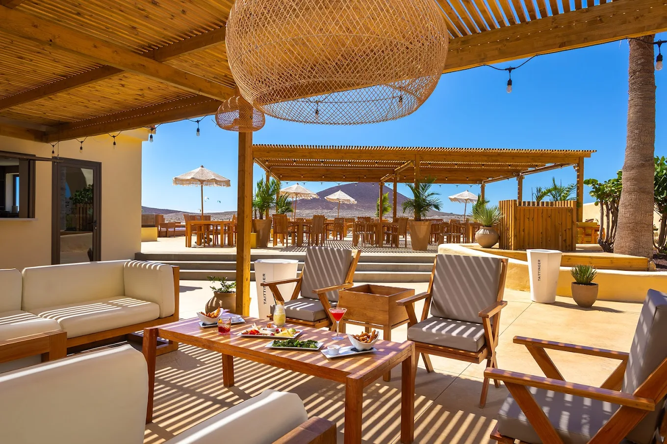 Beach Club & Bali Beds in El Médano