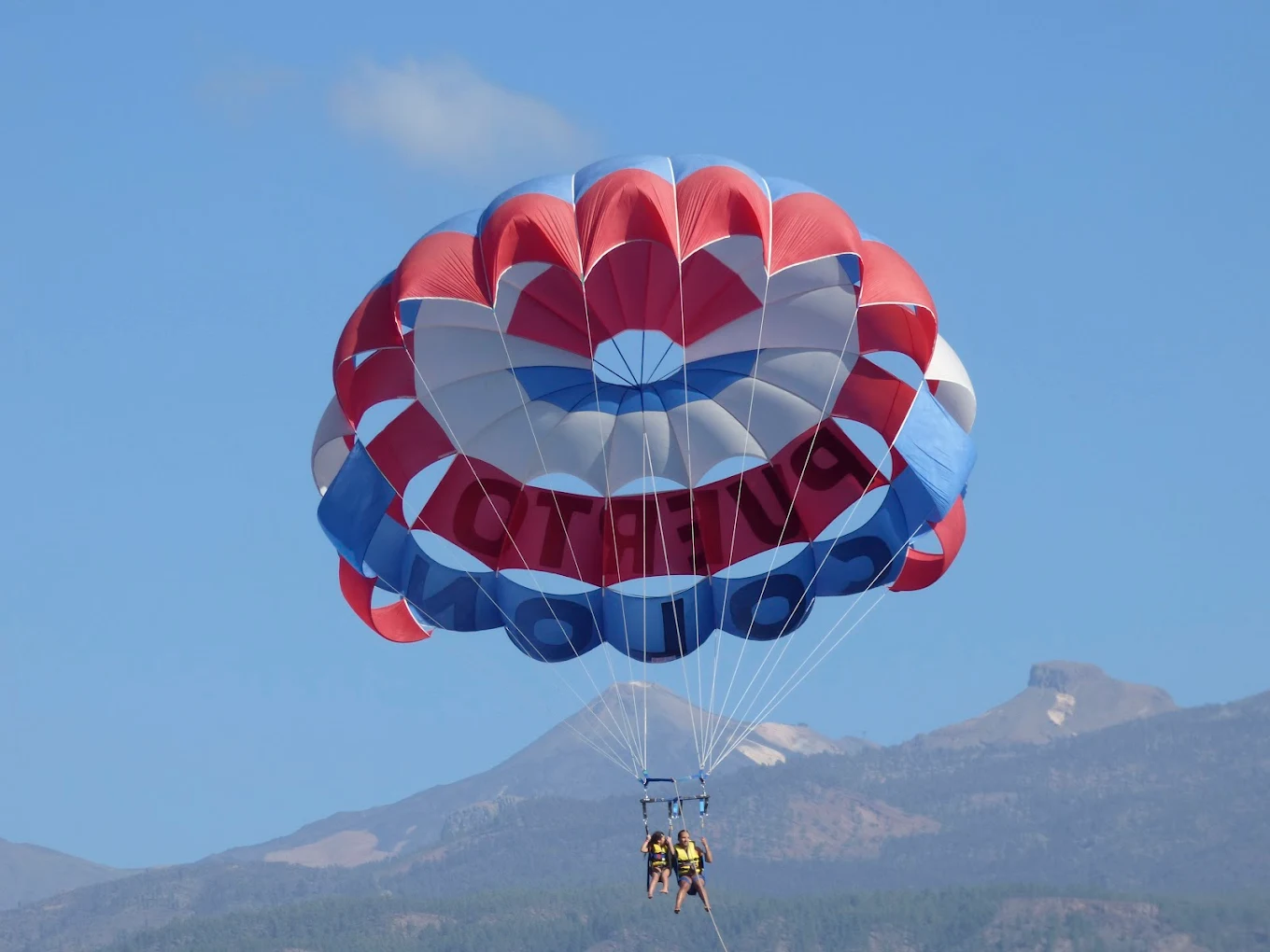 Parasailing in El Médano