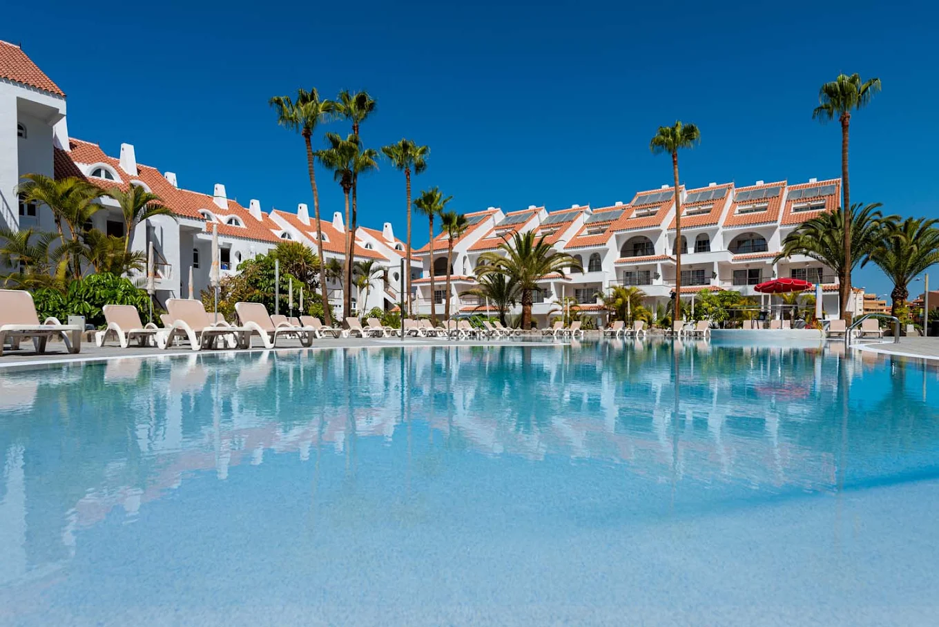 Beach Club & Bali Beds in Los Cristianos photo 4