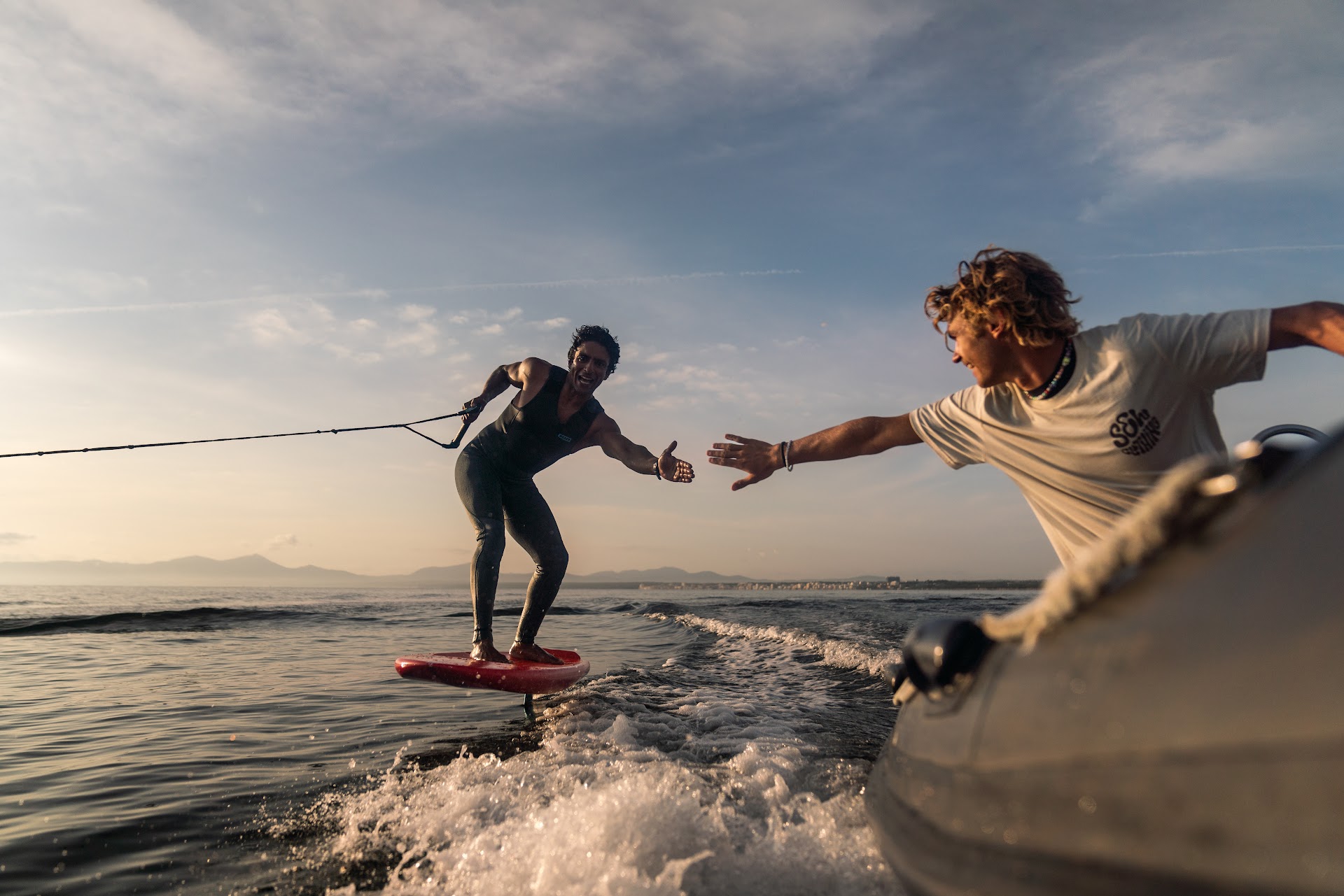 Deportes de Agua | Kitesurfing, Windsurfing, Wingfoil, Paddlesurf, Catamaran Center