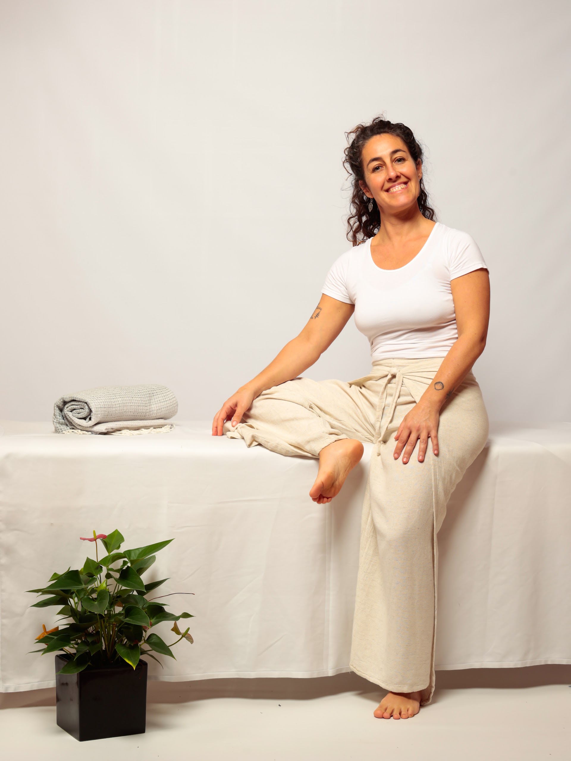 Anahata Holistic - Masajes y Yoga