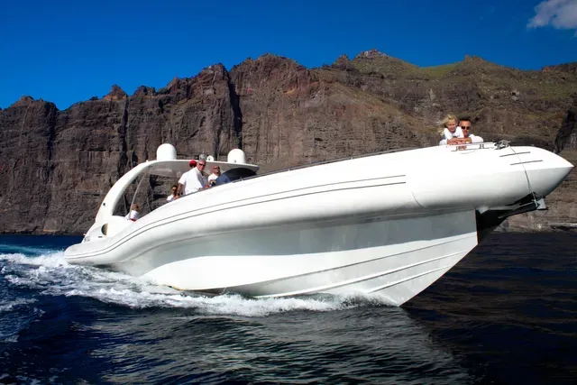 Champagne Cruises in La Caleta photo 3