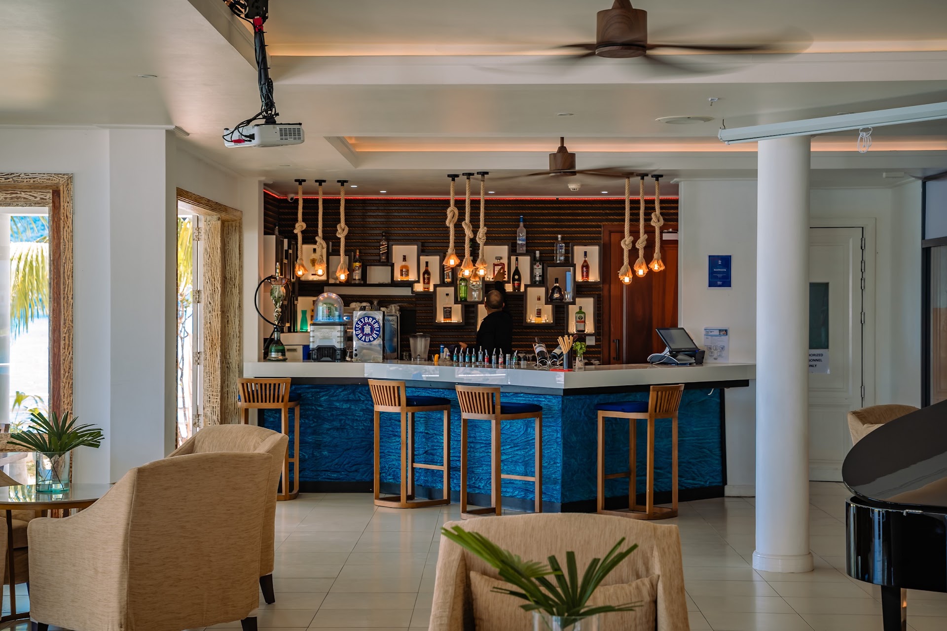 Labriz Lounge