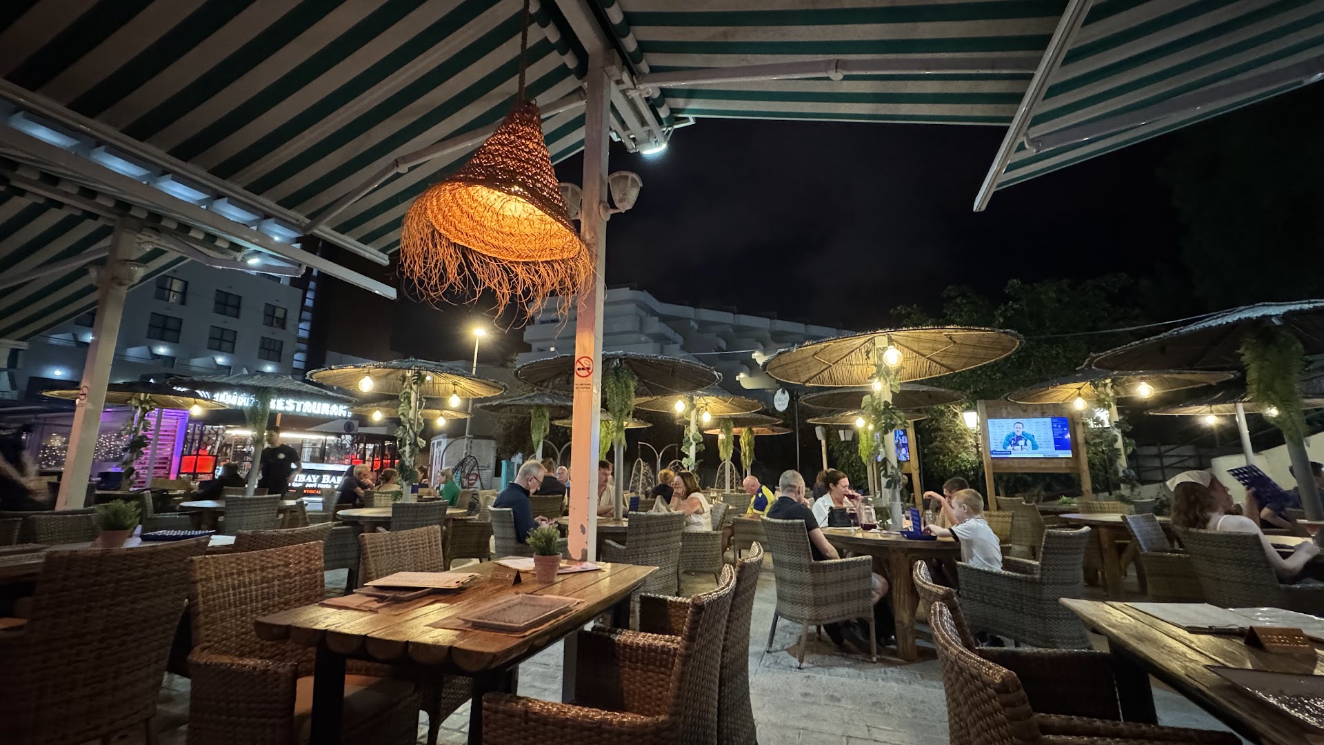 Solis Restrobar