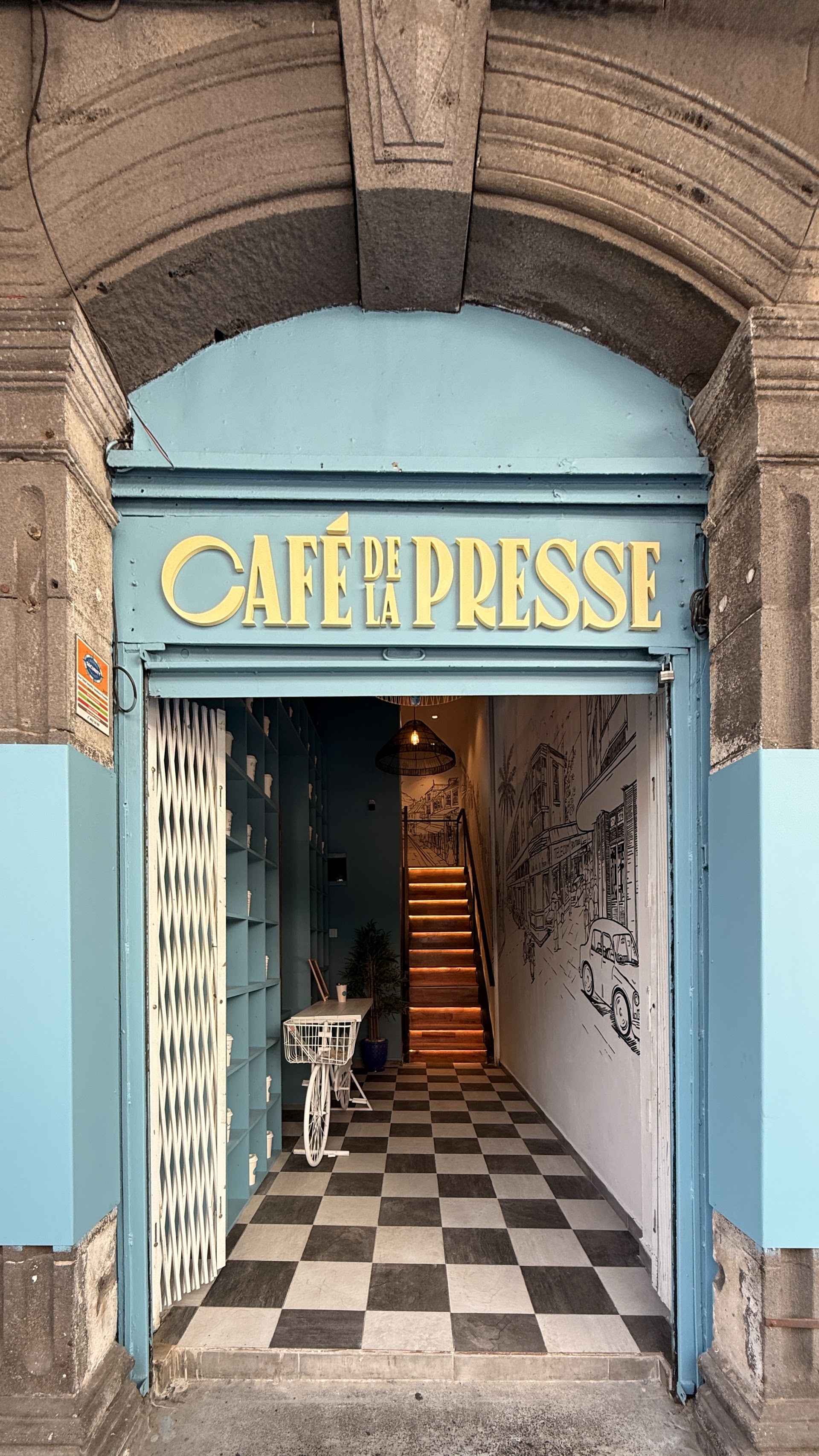 Cafe De La Presse