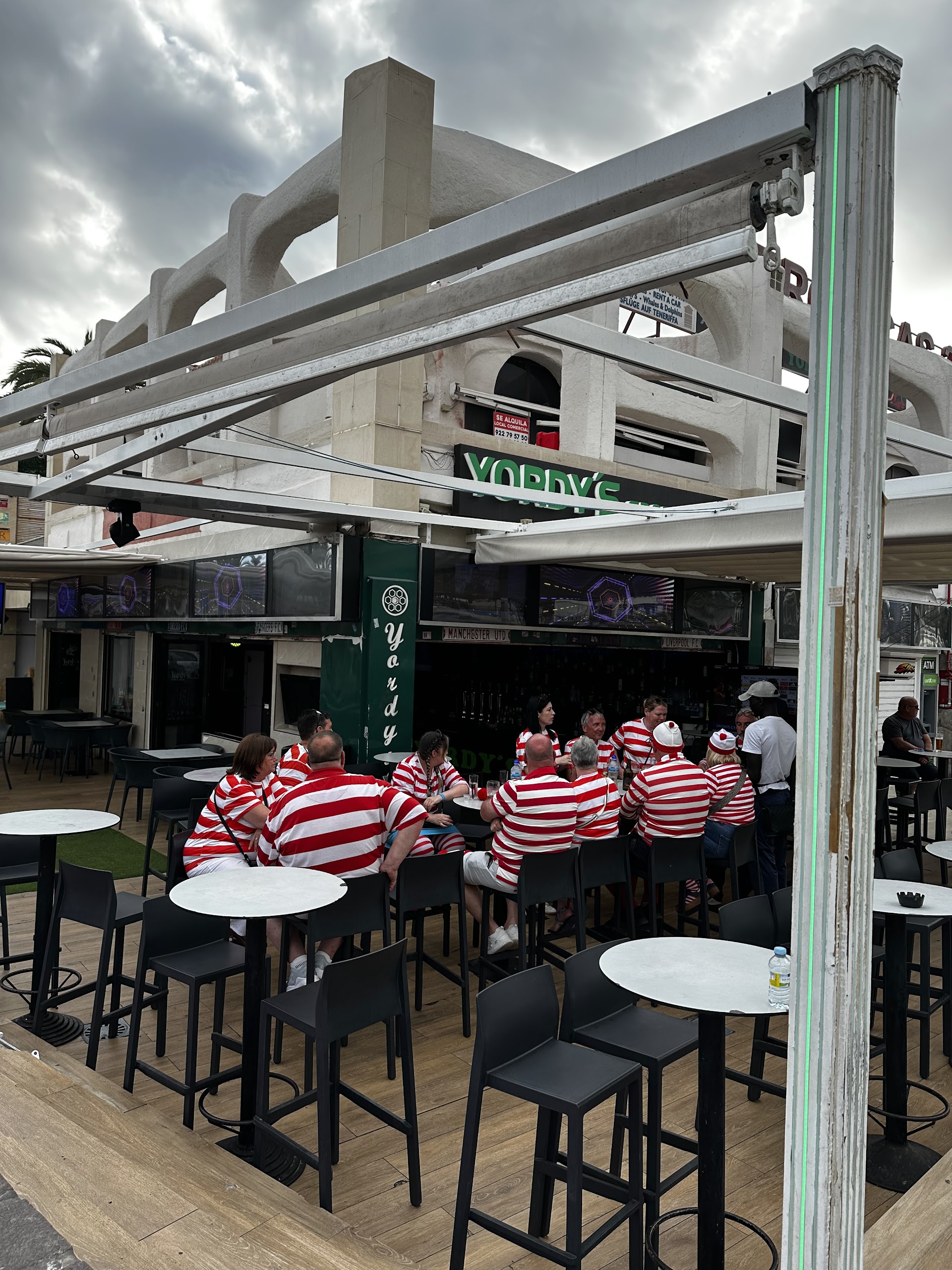 YORDY’S SOPRT BAR & NIGHT CLUB