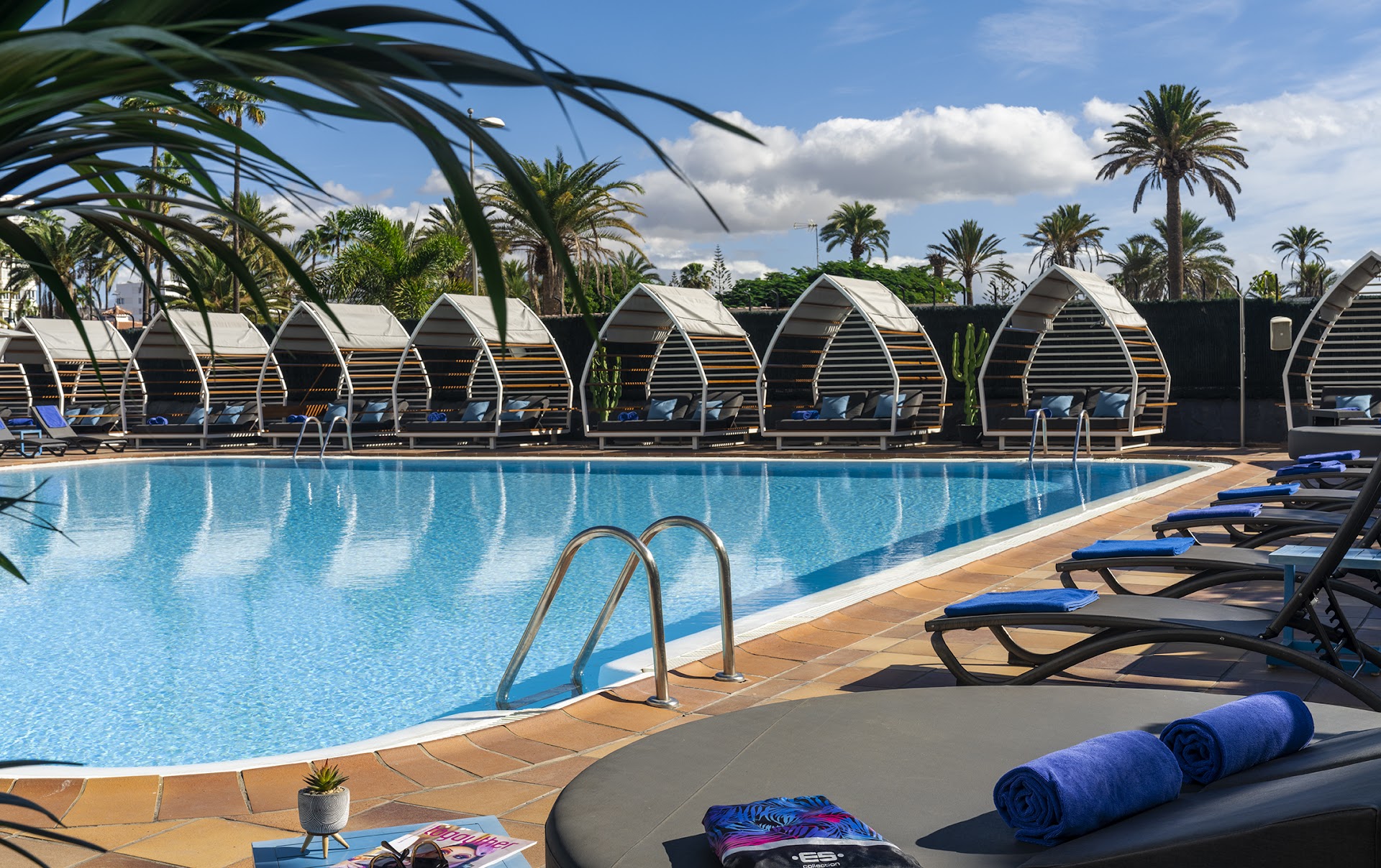 Sanom Beach Resort