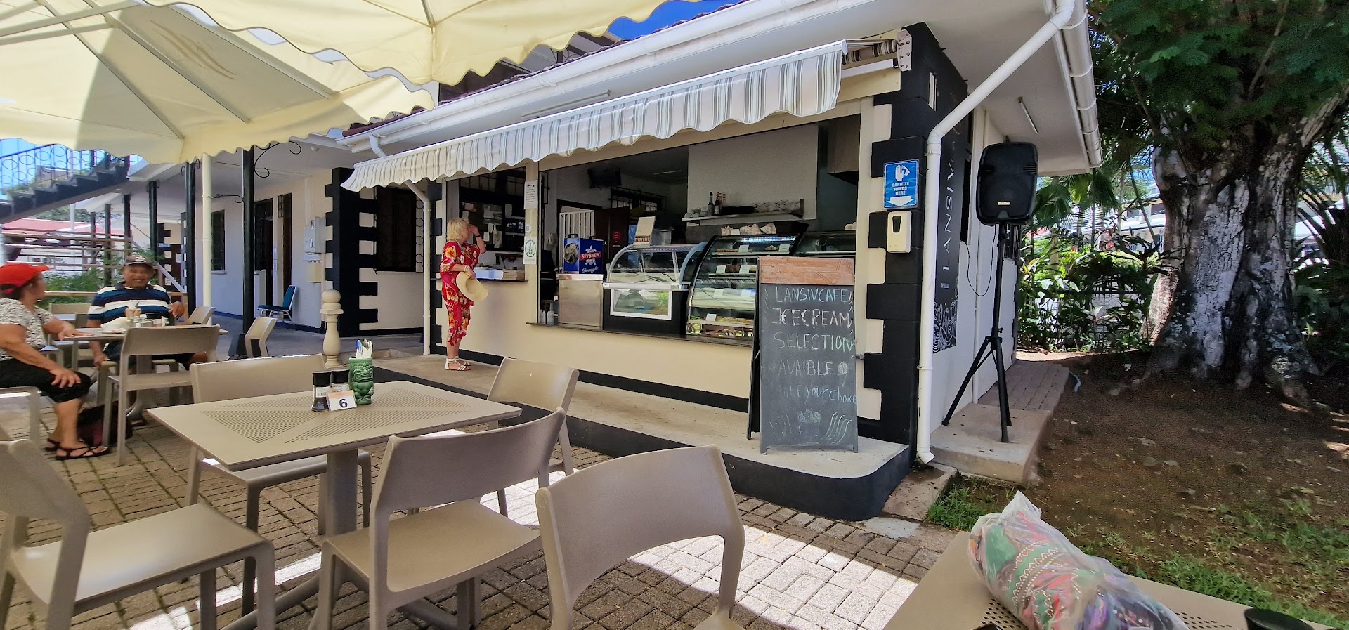 Lansiv Café