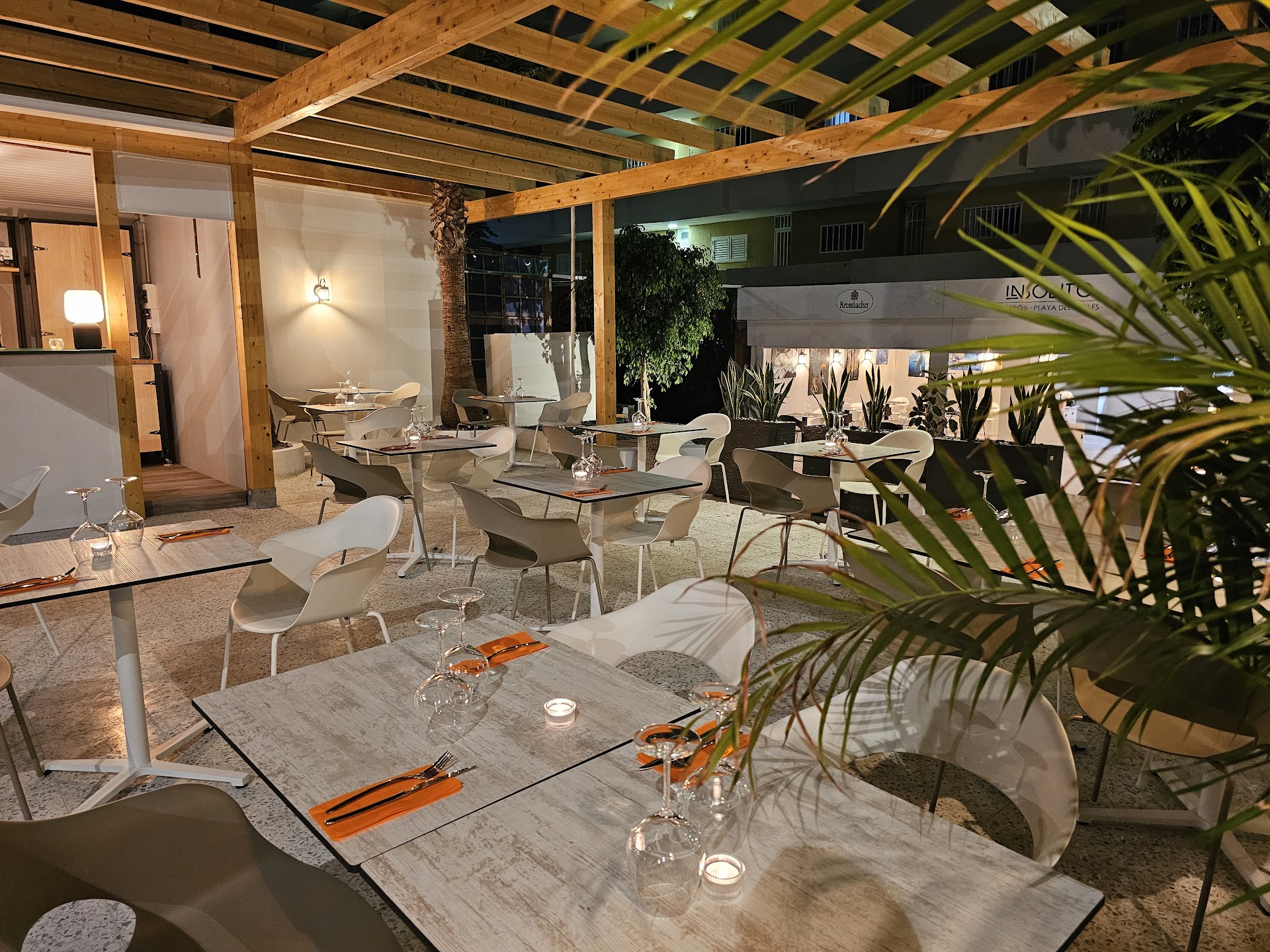 INSÓLITO BISTRÓ PLAYA DEL INGLÉS Italian restaurant & Pizza